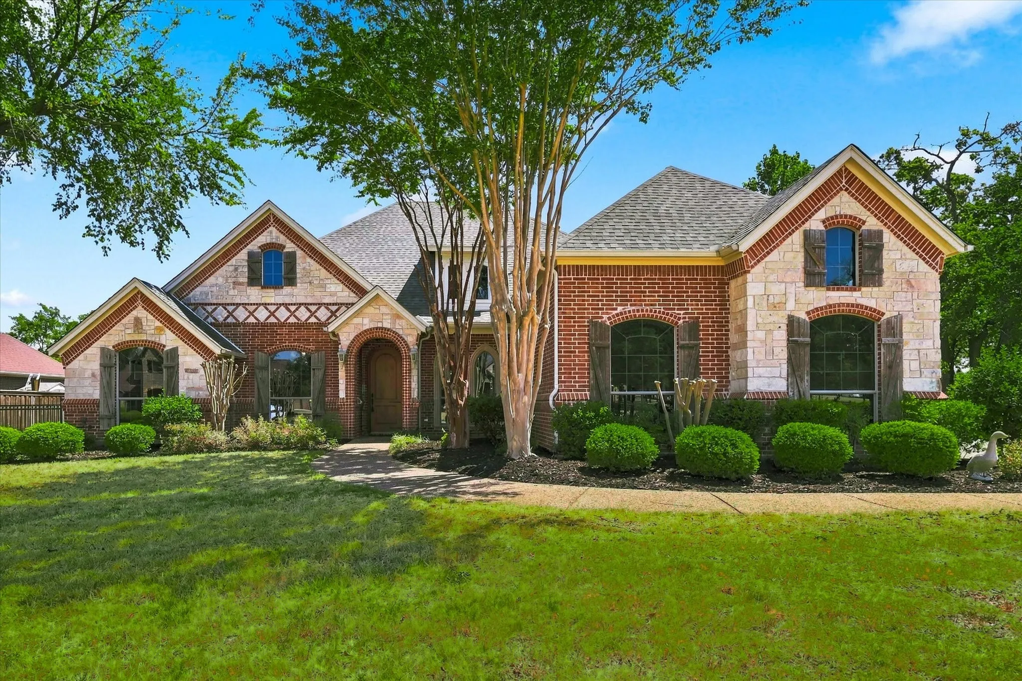 Single Family Residence For Sale in Denton County , 100 Woodland Drive, Krugerville, Texas 76227, 4 Bedroom, 3 Bathroom, 3 Garage spaces, 3,368 Sqft, built in 2005, mls#21357522, Real Estate Agent in Krugerville, Homes For Sale in Denton county, Homes For Sale in Krugerville, Realtor in Krugerville Texas, Real Estate Brokerage Independent Realty Texas, Luminita Cordes Realtor