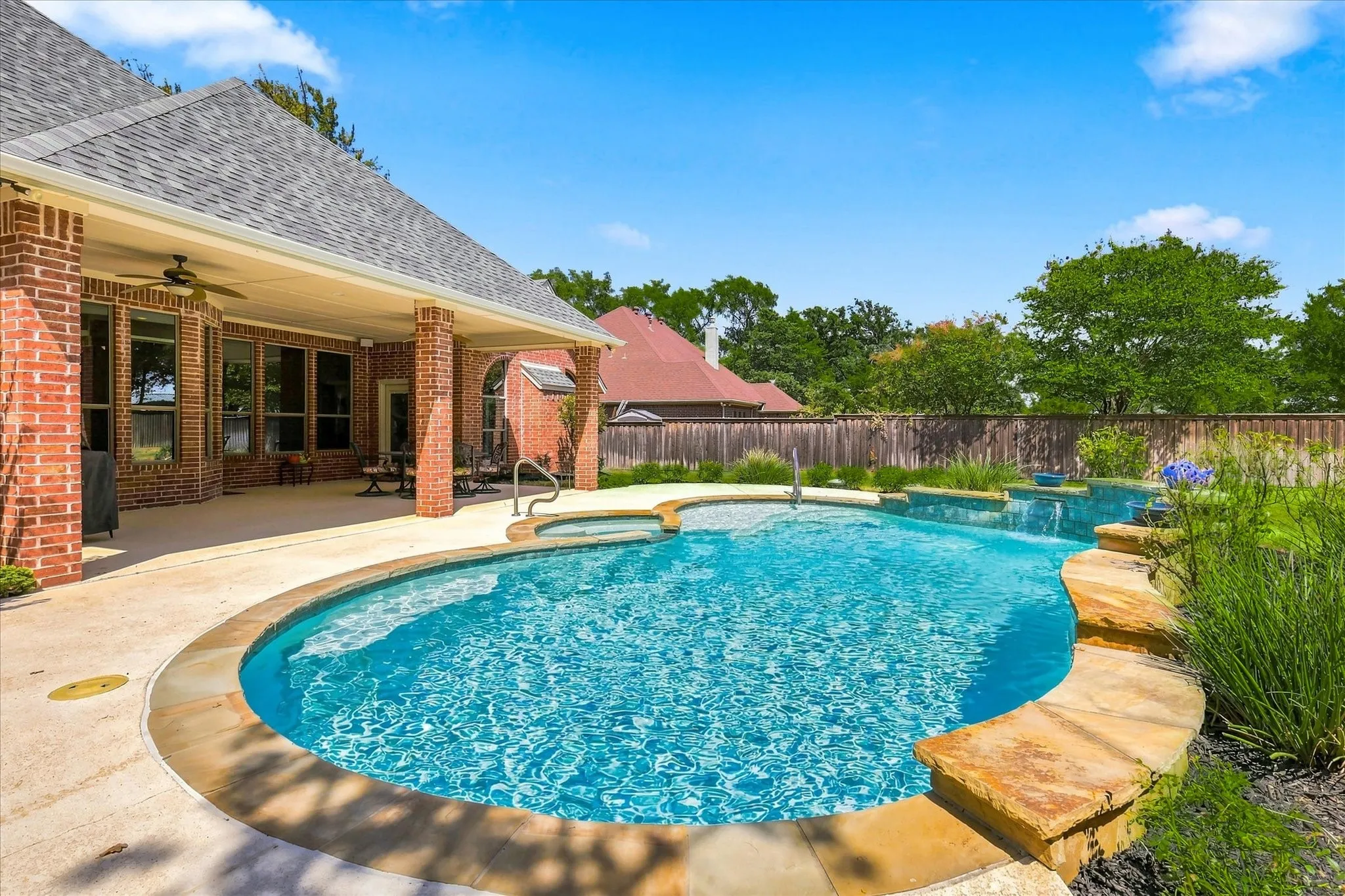 Single Family Residence For Sale in Denton County , 100 Woodland Drive, Krugerville, Texas 76227, 4 Bedroom, 3 Bathroom, 3 Garage spaces, 3,368 Sqft, built in 2005, mls#21357522, Real Estate Agent in Krugerville, Homes For Sale in Denton county, Homes For Sale in Krugerville, Realtor in Krugerville Texas, Real Estate Brokerage Independent Realty Texas, Luminita Cordes Realtor
