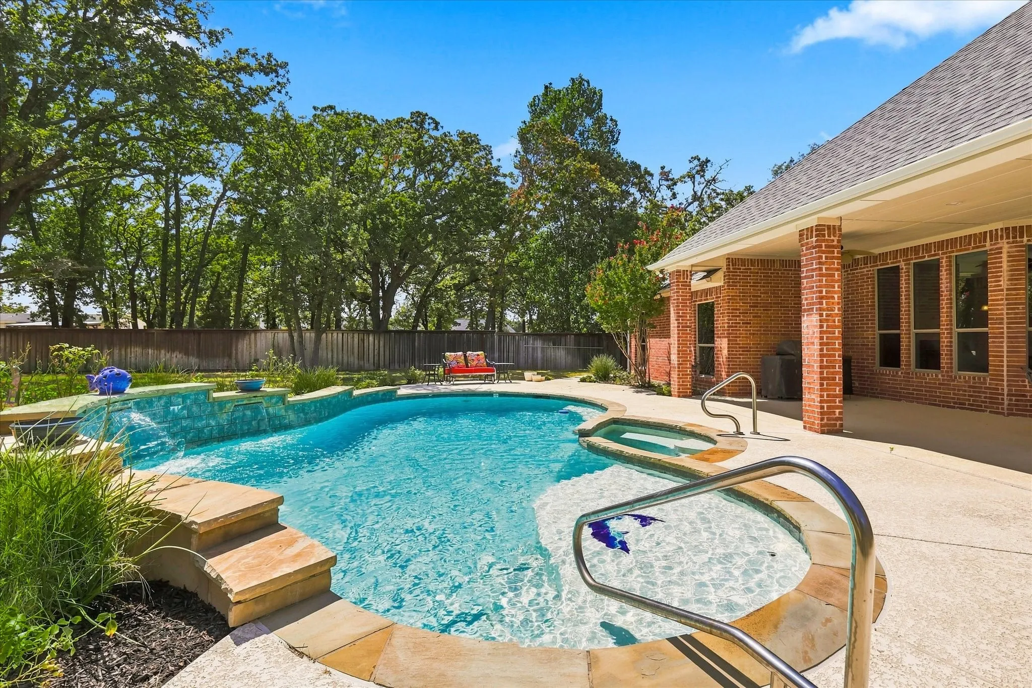 Single Family Residence For Sale in Denton County , 100 Woodland Drive, Krugerville, Texas 76227, 4 Bedroom, 3 Bathroom, 3 Garage spaces, 3,368 Sqft, built in 2005, mls#21357522, Real Estate Agent in Krugerville, Homes For Sale in Denton county, Homes For Sale in Krugerville, Realtor in Krugerville Texas, Real Estate Brokerage Independent Realty Texas, Luminita Cordes Realtor