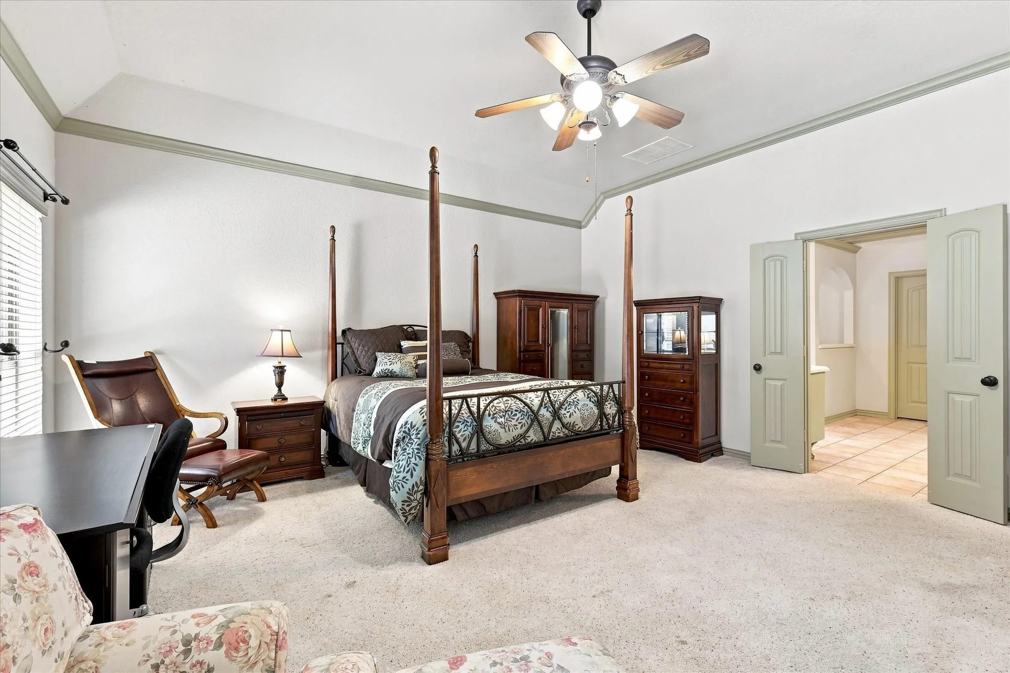 Single Family Residence For Sale in Denton County , 100 Woodland Drive, Krugerville, Texas 76227, 4 Bedroom, 3 Bathroom, 3 Garage spaces, 3,368 Sqft, built in 2005, mls#21357522, Real Estate Agent in Krugerville, Homes For Sale in Denton county, Homes For Sale in Krugerville, Realtor in Krugerville Texas, Real Estate Brokerage Independent Realty Texas, Luminita Cordes Realtor