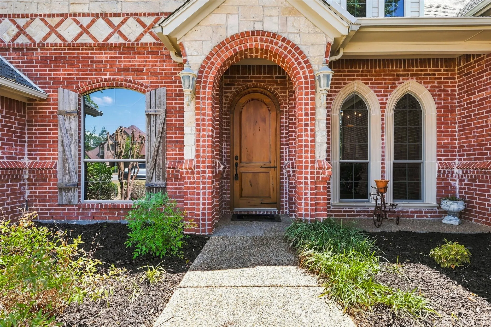 Single Family Residence For Sale in Denton County , 100 Woodland Drive, Krugerville, Texas 76227, 4 Bedroom, 3 Bathroom, 3 Garage spaces, 3,368 Sqft, built in 2005, mls#21357522, Real Estate Agent in Krugerville, Homes For Sale in Denton county, Homes For Sale in Krugerville, Realtor in Krugerville Texas, Real Estate Brokerage Independent Realty Texas, Luminita Cordes Realtor
