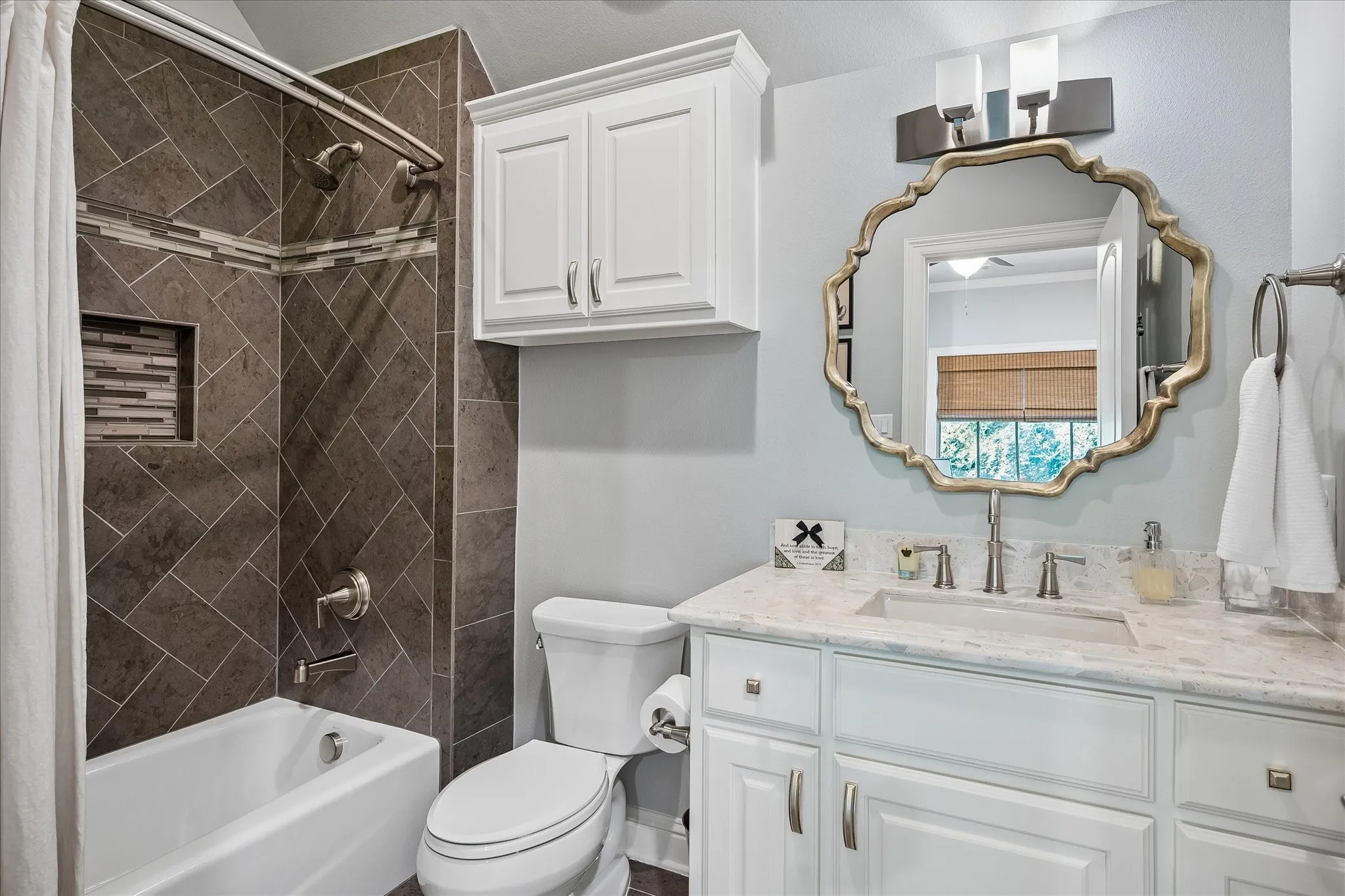 Single Family Residence For Sale in Dallas County , 9434 Dartridge Drive, Dallas, Texas 75238, 5 Bedroom, 5 Bathroom, 2 Garage spaces, 5,039 Sqft, built in 2013, mls#21356418, Real Estate Agent in Dallas, Homes For Sale in Dallas county, Homes For Sale in Dallas, Realtor in Dallas Texas, Real Estate Brokerage Independent Realty Texas, Luminita Cordes Realtor