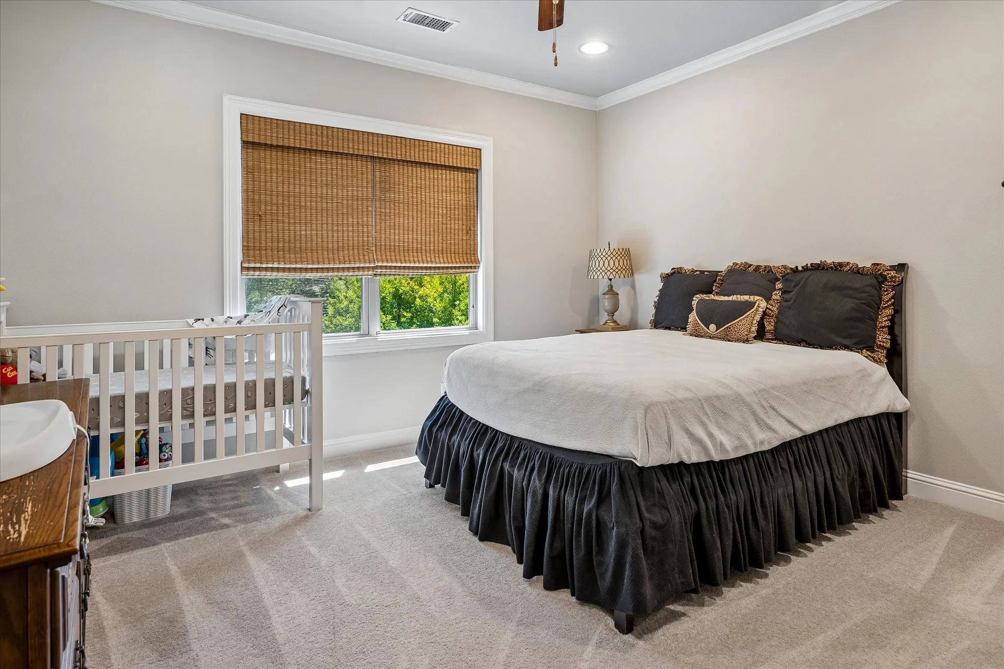 Single Family Residence For Sale in Dallas County , 9434 Dartridge Drive, Dallas, Texas 75238, 5 Bedroom, 5 Bathroom, 2 Garage spaces, 5,039 Sqft, built in 2013, mls#21356418, Real Estate Agent in Dallas, Homes For Sale in Dallas county, Homes For Sale in Dallas, Realtor in Dallas Texas, Real Estate Brokerage Independent Realty Texas, Luminita Cordes Realtor