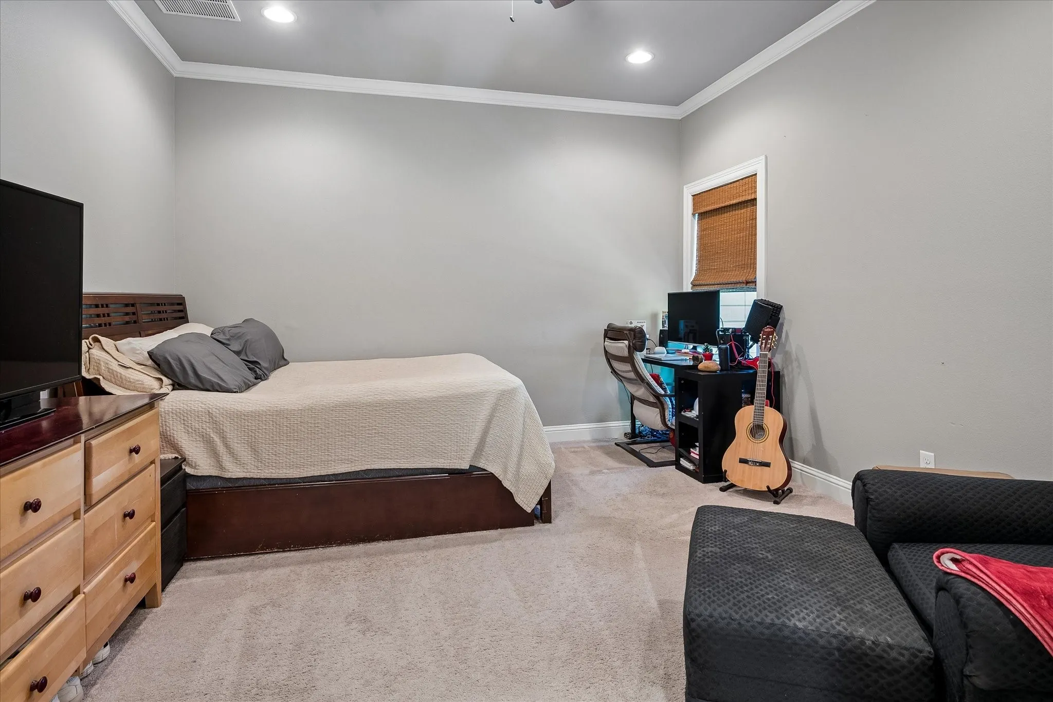 Single Family Residence For Sale in Dallas County , 9434 Dartridge Drive, Dallas, Texas 75238, 5 Bedroom, 5 Bathroom, 2 Garage spaces, 5,039 Sqft, built in 2013, mls#21356418, Real Estate Agent in Dallas, Homes For Sale in Dallas county, Homes For Sale in Dallas, Realtor in Dallas Texas, Real Estate Brokerage Independent Realty Texas, Luminita Cordes Realtor