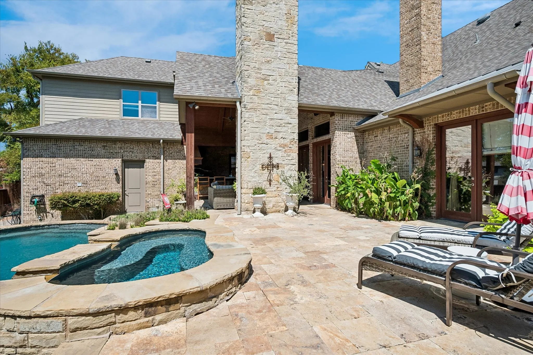 Single Family Residence For Sale in Dallas County , 9434 Dartridge Drive, Dallas, Texas 75238, 5 Bedroom, 5 Bathroom, 2 Garage spaces, 5,039 Sqft, built in 2013, mls#21356418, Real Estate Agent in Dallas, Homes For Sale in Dallas county, Homes For Sale in Dallas, Realtor in Dallas Texas, Real Estate Brokerage Independent Realty Texas, Luminita Cordes Realtor