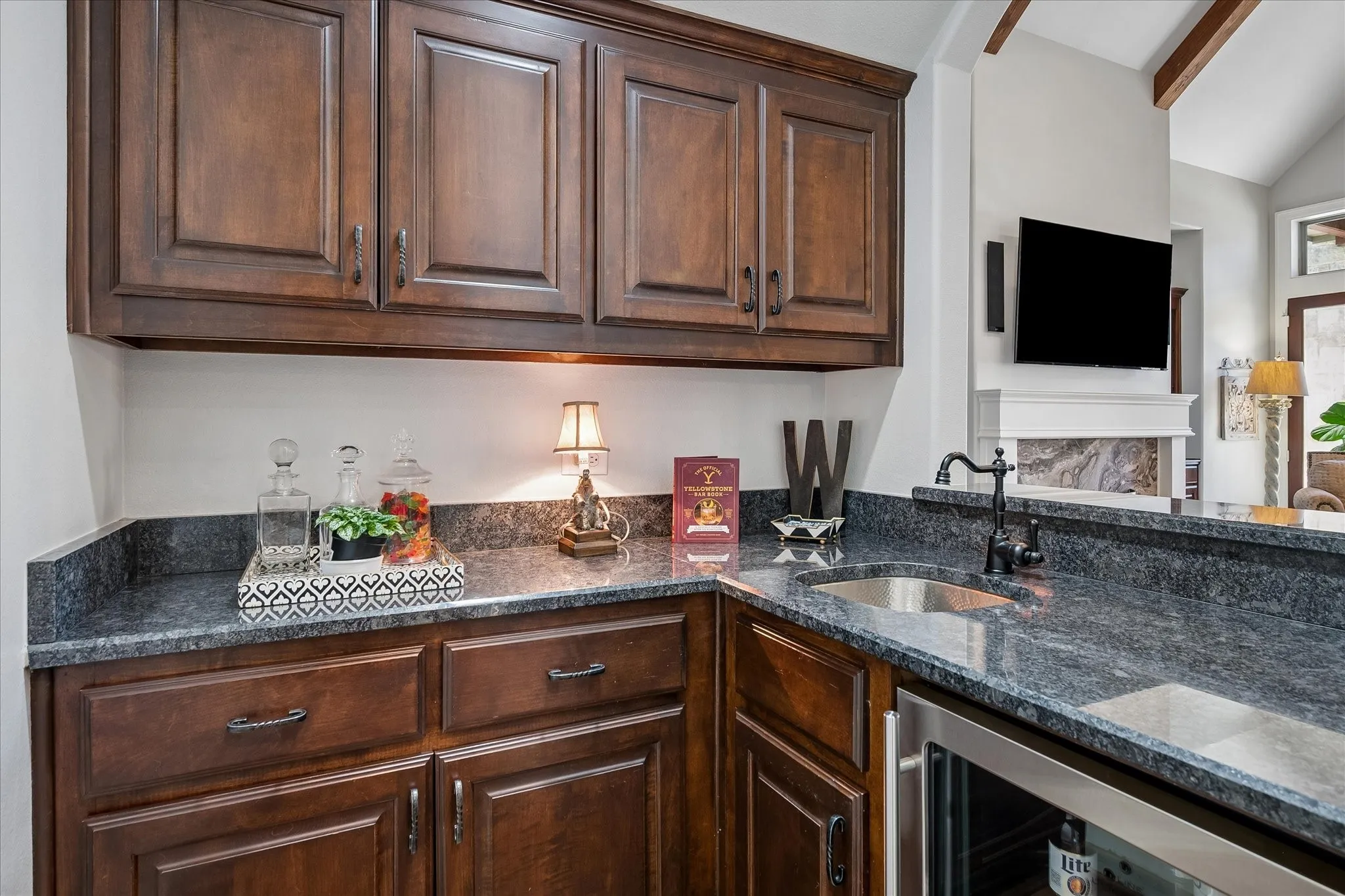 Single Family Residence For Sale in Dallas County , 9434 Dartridge Drive, Dallas, Texas 75238, 5 Bedroom, 5 Bathroom, 2 Garage spaces, 5,039 Sqft, built in 2013, mls#21356418, Real Estate Agent in Dallas, Homes For Sale in Dallas county, Homes For Sale in Dallas, Realtor in Dallas Texas, Real Estate Brokerage Independent Realty Texas, Luminita Cordes Realtor