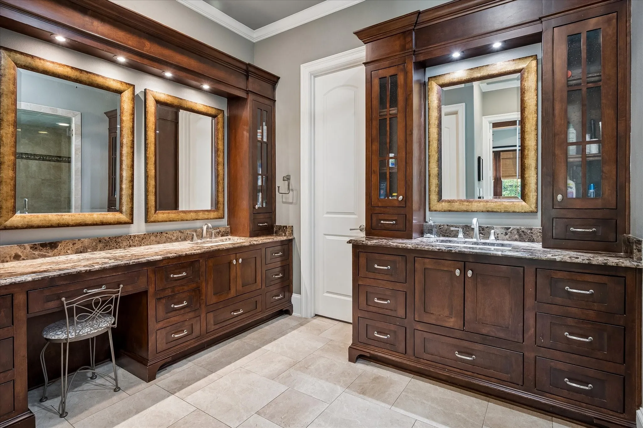 Single Family Residence For Sale in Dallas County , 9434 Dartridge Drive, Dallas, Texas 75238, 5 Bedroom, 5 Bathroom, 2 Garage spaces, 5,039 Sqft, built in 2013, mls#21356418, Real Estate Agent in Dallas, Homes For Sale in Dallas county, Homes For Sale in Dallas, Realtor in Dallas Texas, Real Estate Brokerage Independent Realty Texas, Luminita Cordes Realtor