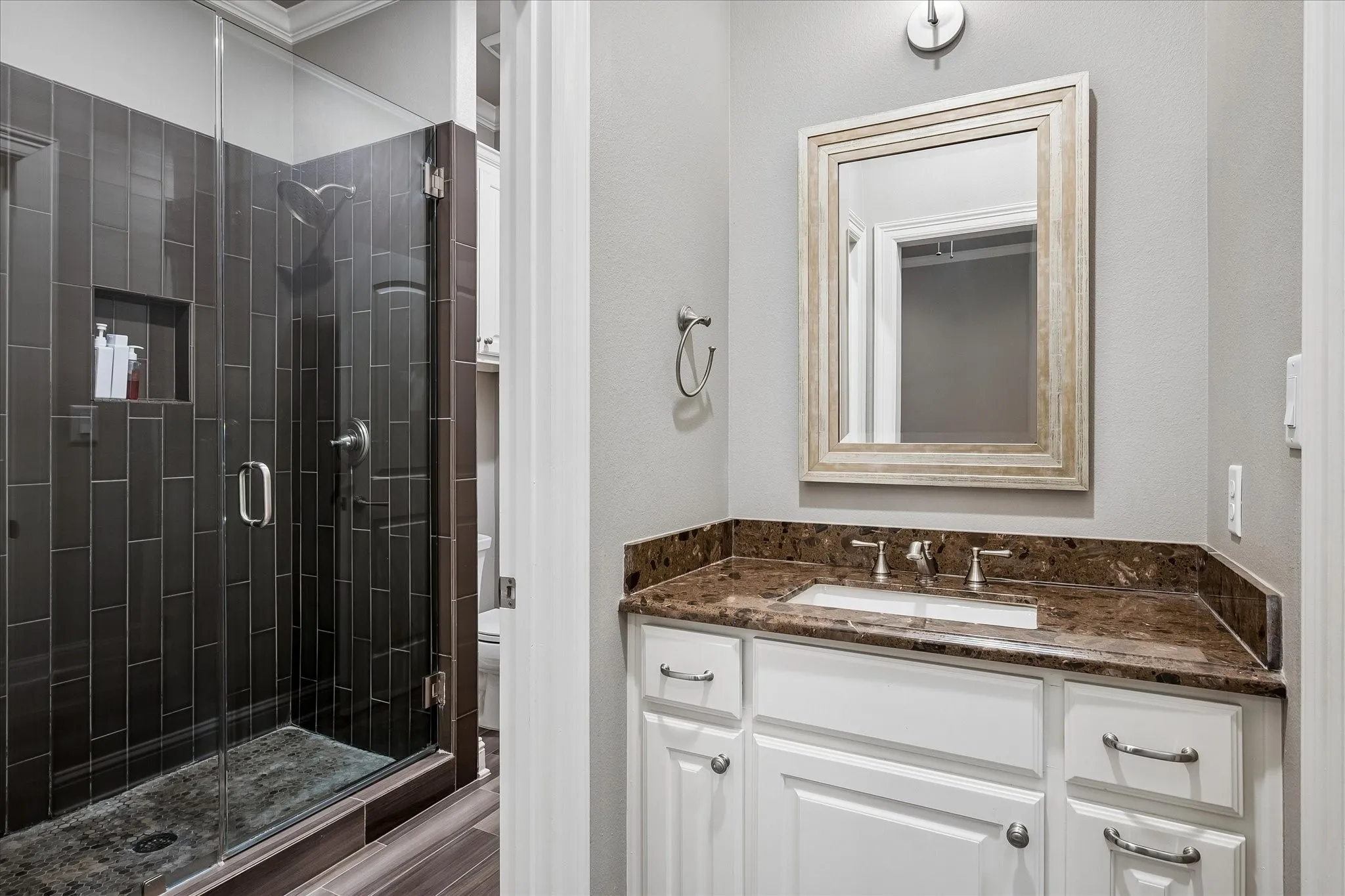 Single Family Residence For Sale in Dallas County , 9434 Dartridge Drive, Dallas, Texas 75238, 5 Bedroom, 5 Bathroom, 2 Garage spaces, 5,039 Sqft, built in 2013, mls#21356418, Real Estate Agent in Dallas, Homes For Sale in Dallas county, Homes For Sale in Dallas, Realtor in Dallas Texas, Real Estate Brokerage Independent Realty Texas, Luminita Cordes Realtor