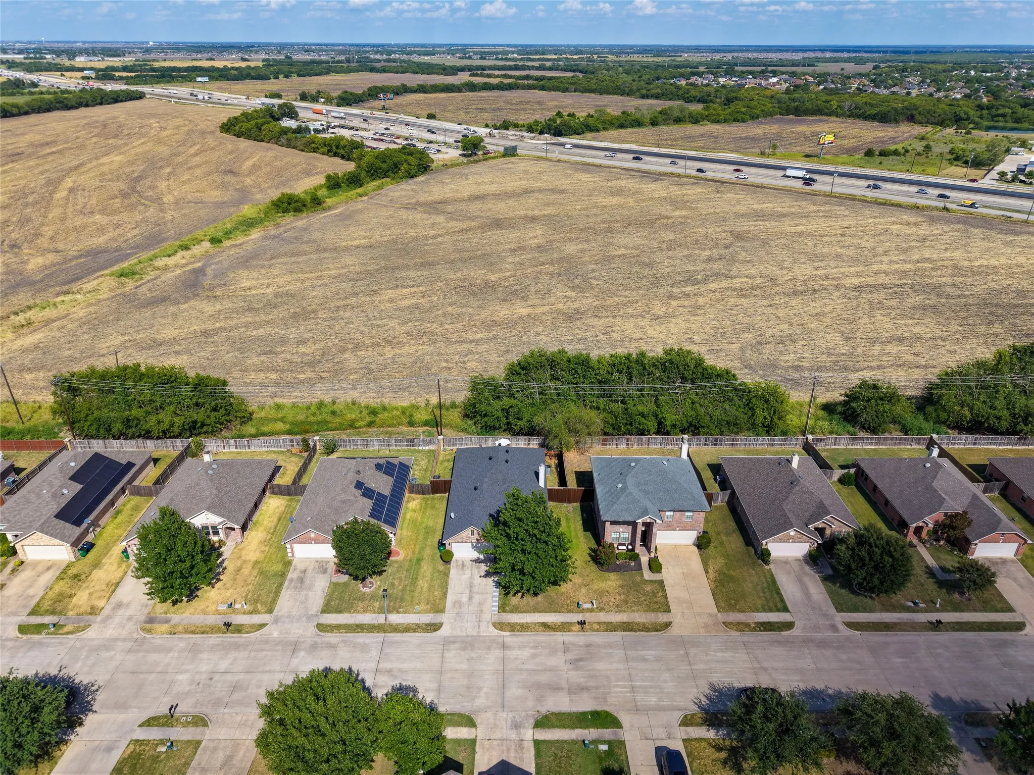 Single Family Residence For Sale in Rockwall County , 546 Laurel Lane, Fate, Texas 75087, 3 Bedroom, 2 Bathroom, 2 Garage spaces, 1,869 Sqft, built in 2007, mls#21358914, Real Estate Agent in Fate, Homes For Sale in Rockwall county, Homes For Sale in Fate, Realtor in Fate Texas, Real Estate Brokerage Independent Realty Texas, Luminita Cordes Realtor