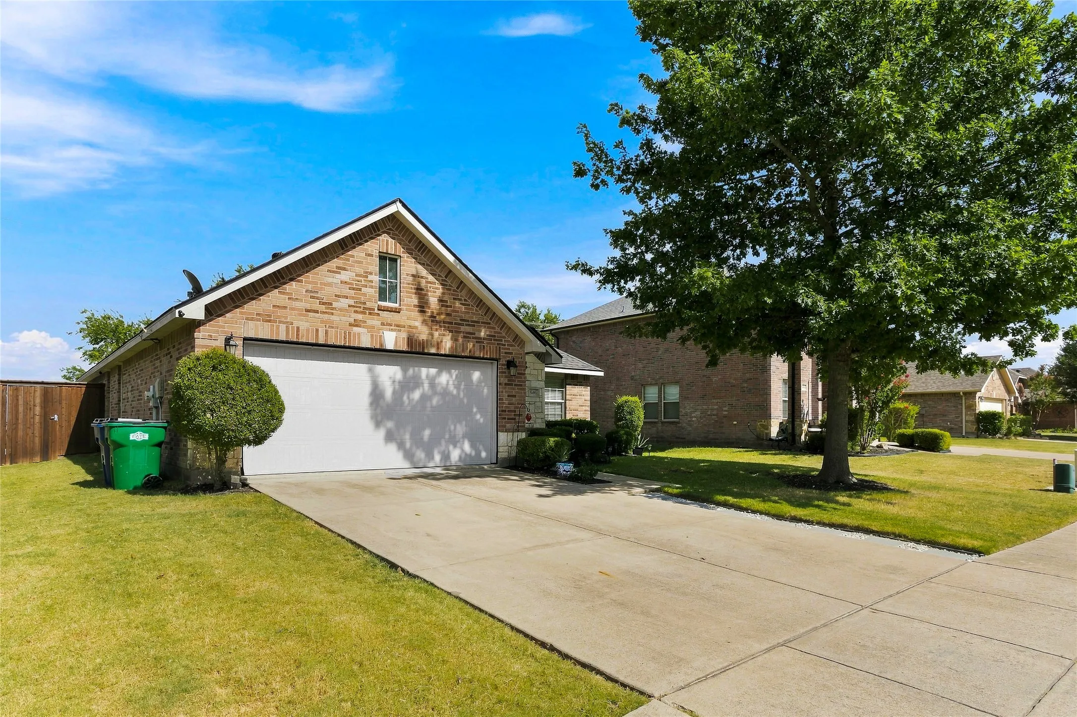 Single Family Residence For Sale in Rockwall County , 546 Laurel Lane, Fate, Texas 75087, 3 Bedroom, 2 Bathroom, 2 Garage spaces, 1,869 Sqft, built in 2007, mls#21358914, Real Estate Agent in Fate, Homes For Sale in Rockwall county, Homes For Sale in Fate, Realtor in Fate Texas, Real Estate Brokerage Independent Realty Texas, Luminita Cordes Realtor