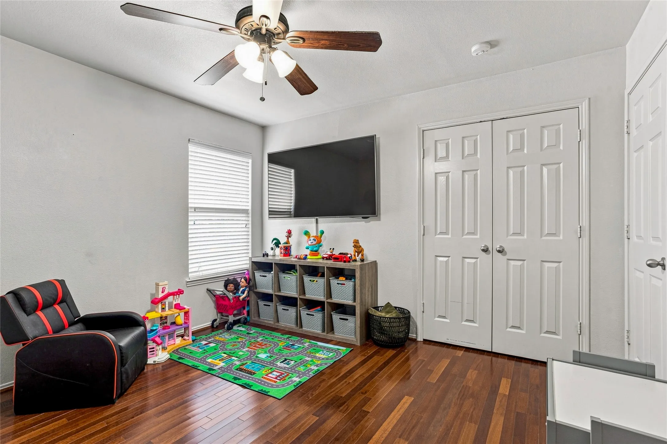 Single Family Residence For Sale in Rockwall County , 546 Laurel Lane, Fate, Texas 75087, 3 Bedroom, 2 Bathroom, 2 Garage spaces, 1,869 Sqft, built in 2007, mls#21358914, Real Estate Agent in Fate, Homes For Sale in Rockwall county, Homes For Sale in Fate, Realtor in Fate Texas, Real Estate Brokerage Independent Realty Texas, Luminita Cordes Realtor