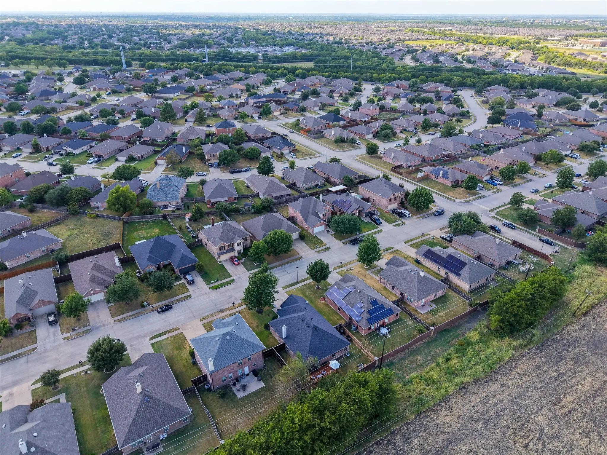 Single Family Residence For Sale in Rockwall County , 546 Laurel Lane, Fate, Texas 75087, 3 Bedroom, 2 Bathroom, 2 Garage spaces, 1,869 Sqft, built in 2007, mls#21358914, Real Estate Agent in Fate, Homes For Sale in Rockwall county, Homes For Sale in Fate, Realtor in Fate Texas, Real Estate Brokerage Independent Realty Texas, Luminita Cordes Realtor