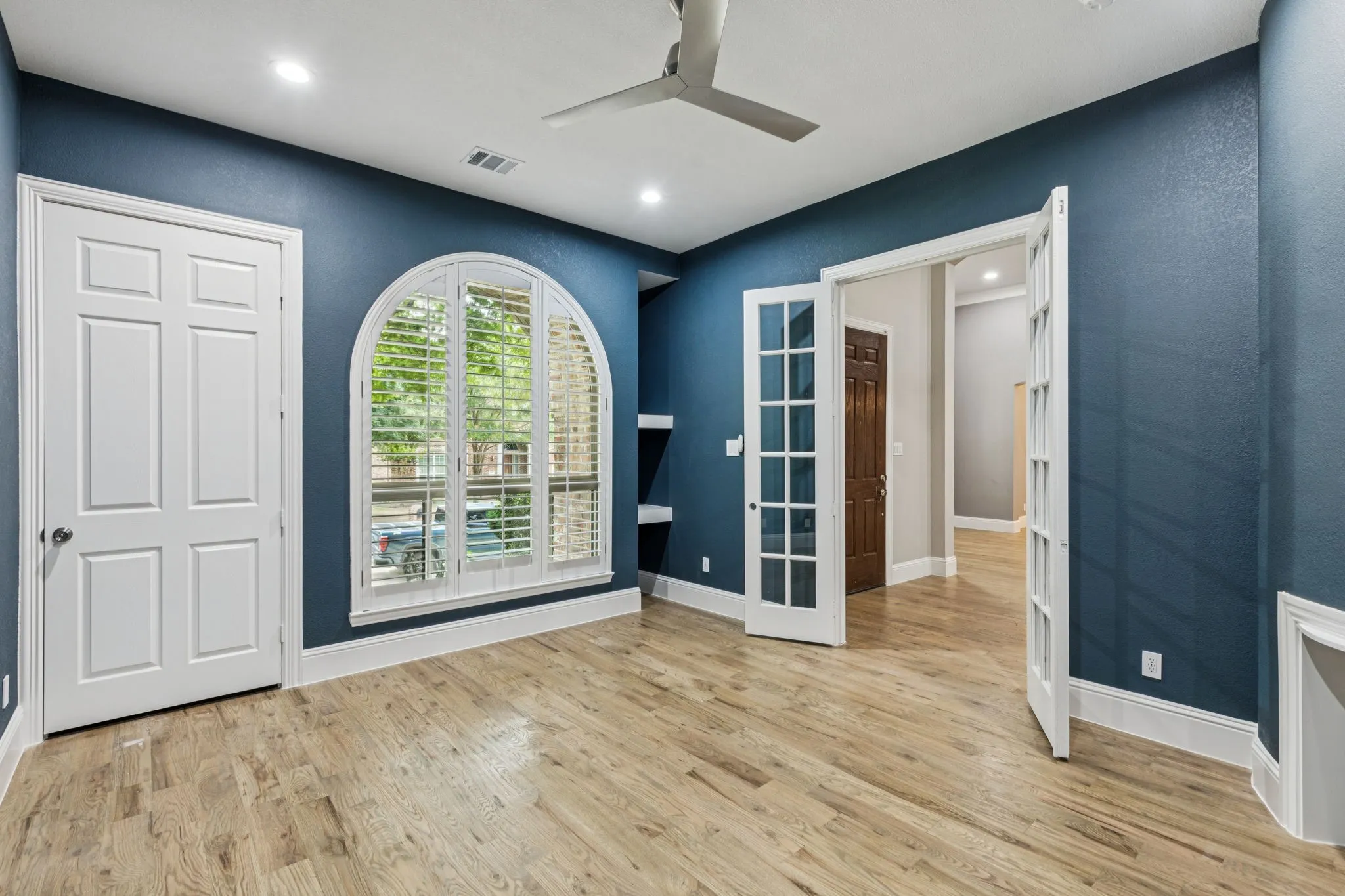 Single Family Residence For Sale in Collin County , 15456 Mountain View Lane, Frisco, Texas 75035, 4 Bedroom, 5 Bathroom, 3 Garage spaces, 4,725 Sqft, built in 2003, mls#21356924, Real Estate Agent in Frisco, Homes For Sale in Collin county, Homes For Sale in Frisco, Realtor in Frisco Texas, Real Estate Brokerage Independent Realty Texas, Luminita Cordes Realtor