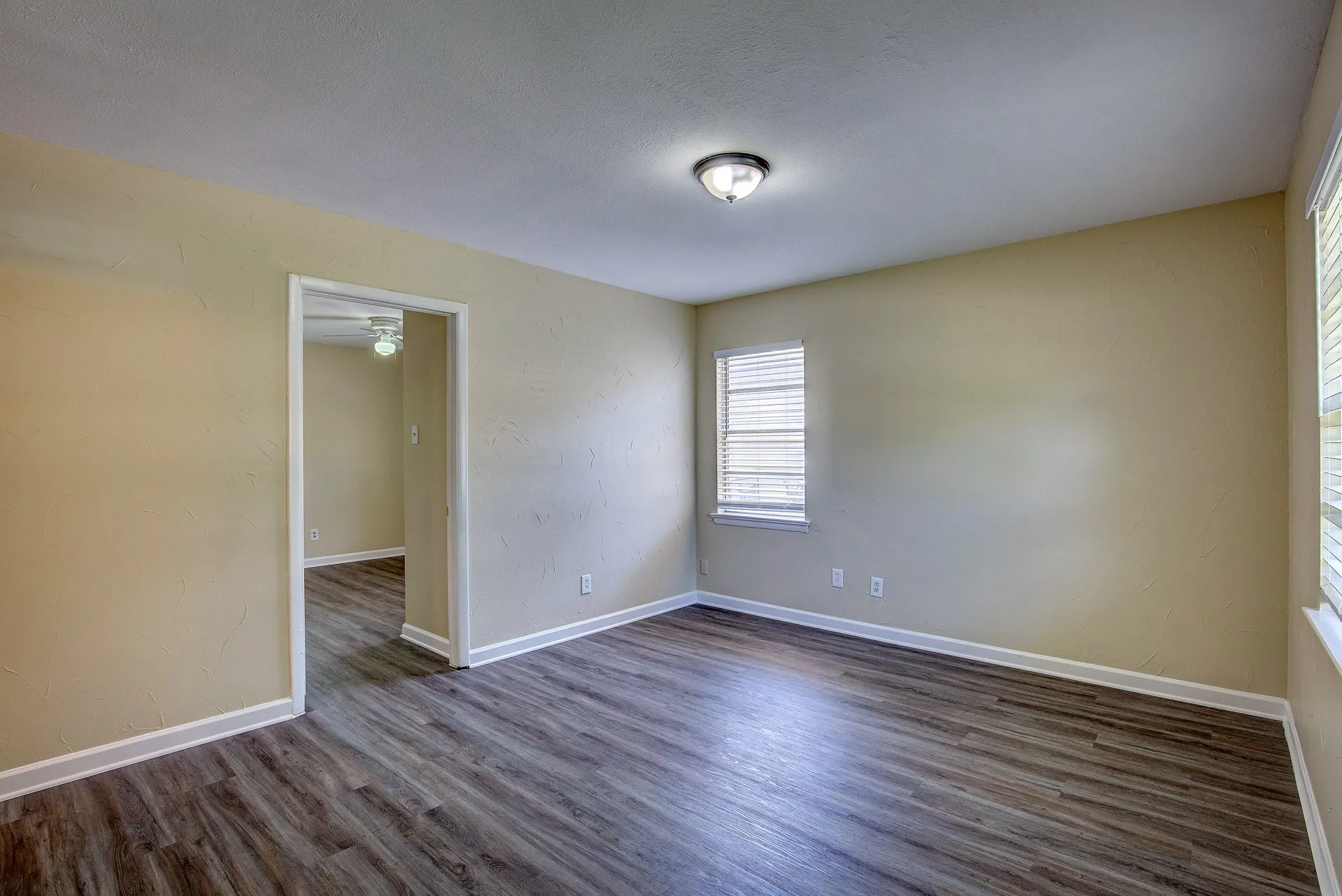 Single Family Residence For Rent in Tarrant County , 820 Collin Drive, Euless, Texas 76039, 3 Bedroom, 1 Bathroom, 1 Garage spaces, 910 Sqft, built in 1958, mls#21293630, Real Estate Agent in Euless, Homes For Rent in Tarrant county, Homes For Rent in Euless, Realtor in Euless Texas, Real Estate Brokerage Independent Realty Texas, Luminita Cordes Realtor