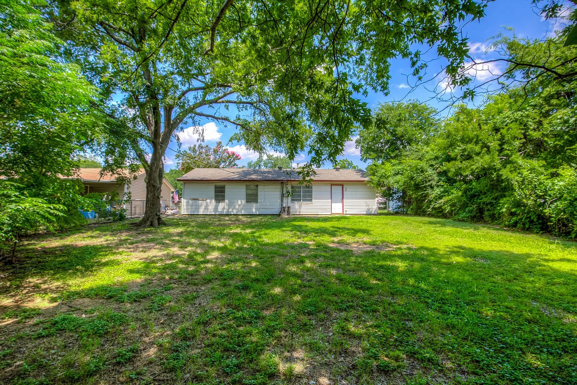 Single Family Residence For Rent in Tarrant County , 820 Collin Drive, Euless, Texas 76039, 3 Bedroom, 1 Bathroom, 1 Garage spaces, 910 Sqft, built in 1958, mls#21293630, Real Estate Agent in Euless, Homes For Rent in Tarrant county, Homes For Rent in Euless, Realtor in Euless Texas, Real Estate Brokerage Independent Realty Texas, Luminita Cordes Realtor