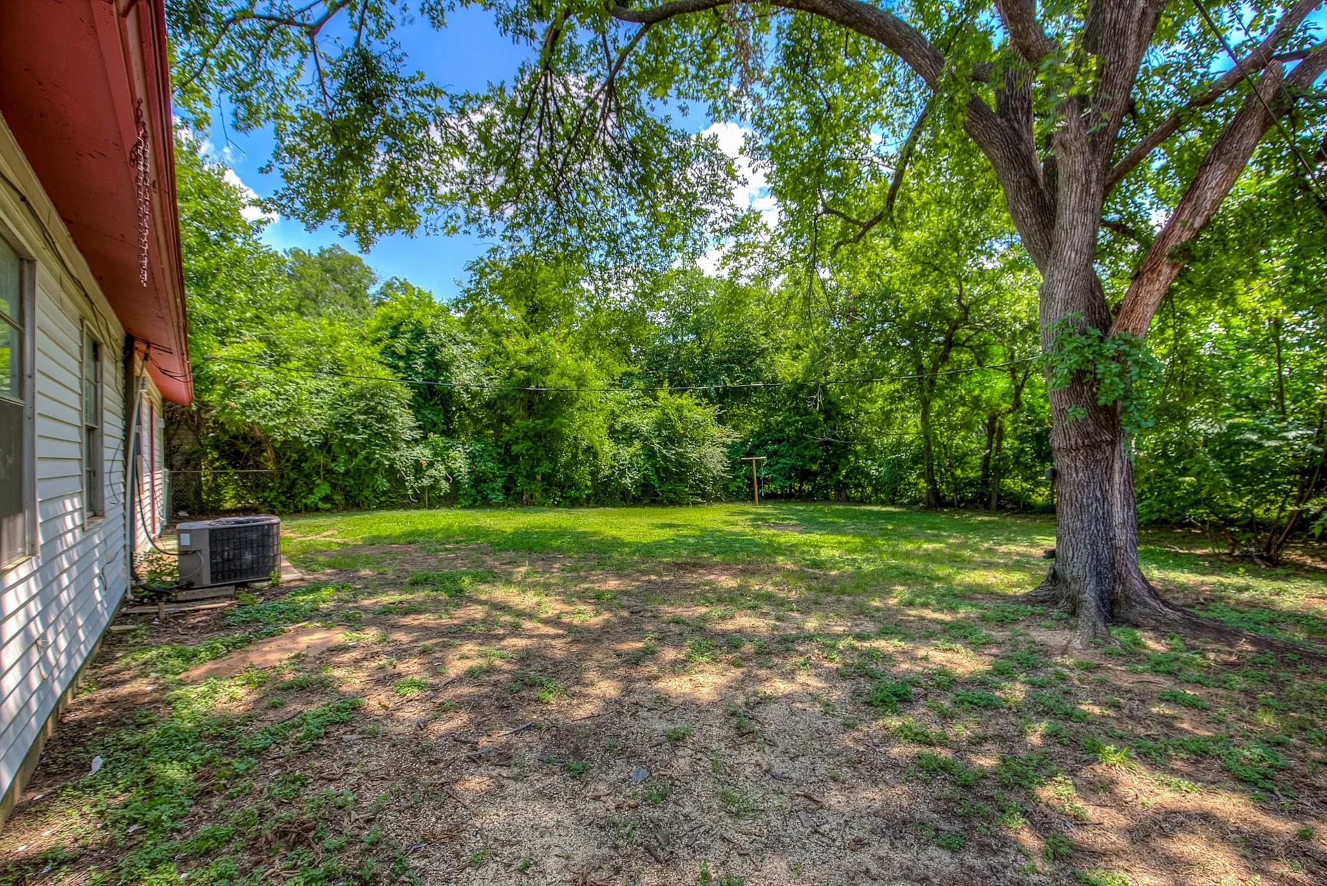 Single Family Residence For Rent in Tarrant County , 820 Collin Drive, Euless, Texas 76039, 3 Bedroom, 1 Bathroom, 1 Garage spaces, 910 Sqft, built in 1958, mls#21293630, Real Estate Agent in Euless, Homes For Rent in Tarrant county, Homes For Rent in Euless, Realtor in Euless Texas, Real Estate Brokerage Independent Realty Texas, Luminita Cordes Realtor