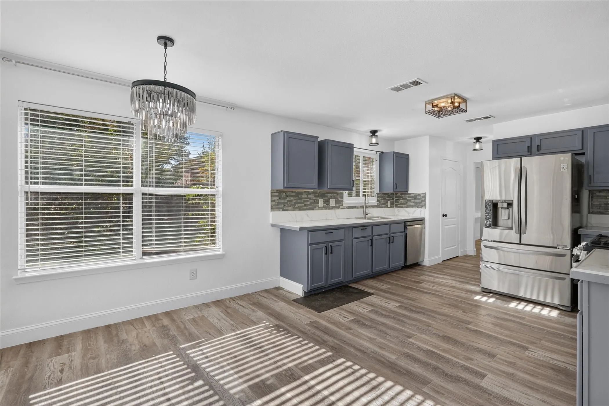 Single Family Residence For Rent in Kaufman County , 2112 Aster Trail, Forney, Texas 75126, 4 Bedroom, 4 Bathroom, 2 Garage spaces, 3,100 Sqft, built in 2004, mls#21358986, Real Estate Agent in Forney, Homes For Rent in Kaufman county, Homes For Rent in Forney, Realtor in Forney Texas, Real Estate Brokerage Independent Realty Texas, Luminita Cordes Realtor