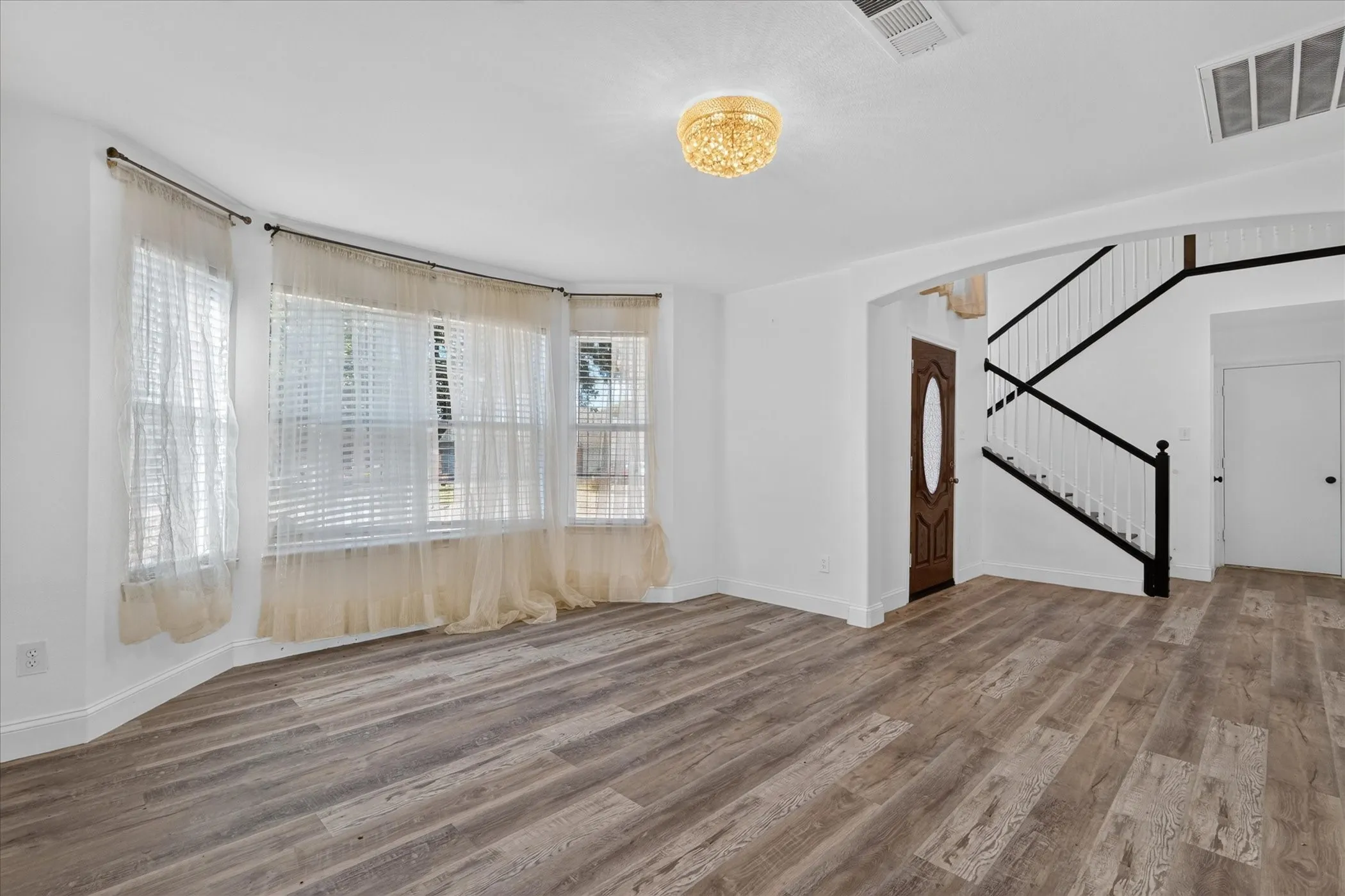 Single Family Residence For Rent in Kaufman County , 2112 Aster Trail, Forney, Texas 75126, 4 Bedroom, 4 Bathroom, 2 Garage spaces, 3,100 Sqft, built in 2004, mls#21358986, Real Estate Agent in Forney, Homes For Rent in Kaufman county, Homes For Rent in Forney, Realtor in Forney Texas, Real Estate Brokerage Independent Realty Texas, Luminita Cordes Realtor