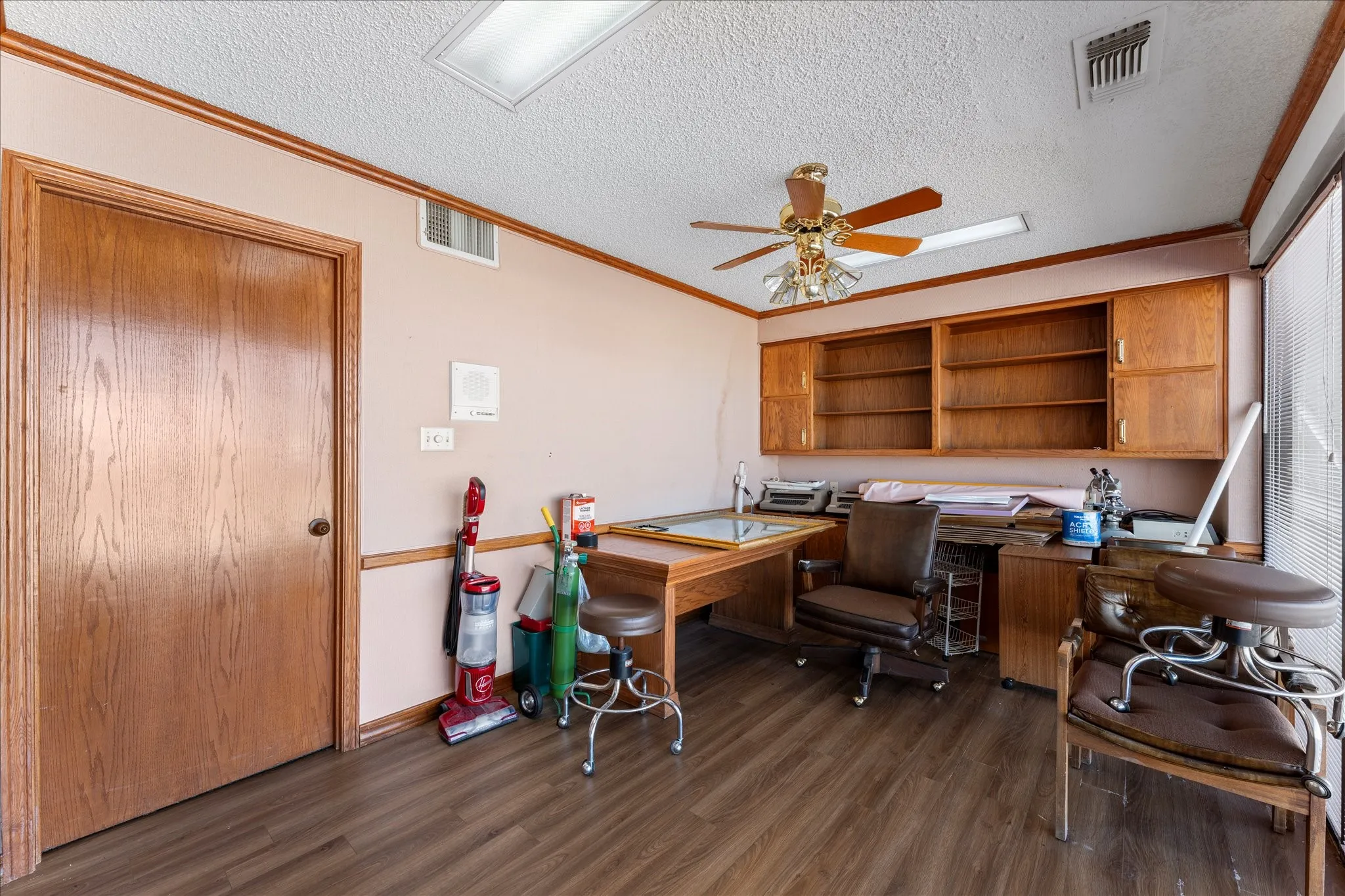 Business For Sale in Titus County , 2005 N Jefferson Avenue, Mt Pleasant, Texas 75455, 0, 0, Garage spaces, 0 Sqft, built in 1978, Price $380,000, mls#21358963, Real Estate Agent in Mt Pleasant, Homes For Sale in Titus county, Homes For Sale in Mt Pleasant, Realtor in Mt Pleasant Texas, Real Estate Brokerage Independent Realty Texas, Luminita Cordes Realtor