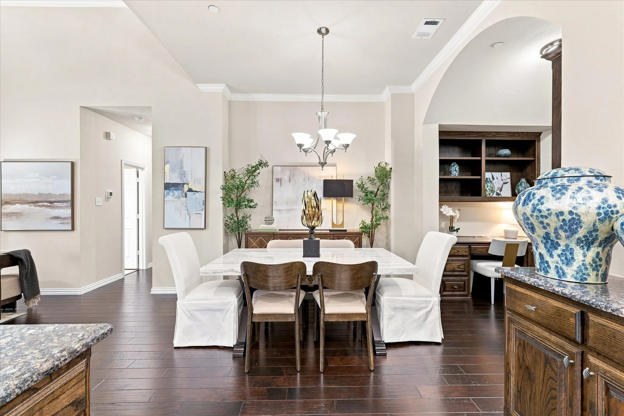 Perfectly positioned between the living room and kitchen, the dining area is made for gathering—whether it’s a casual breakfast, dinner with friends, or enjoying a leisurely meal at home. The open layout keeps everyone connected while cooking, dining, and relaxing.
