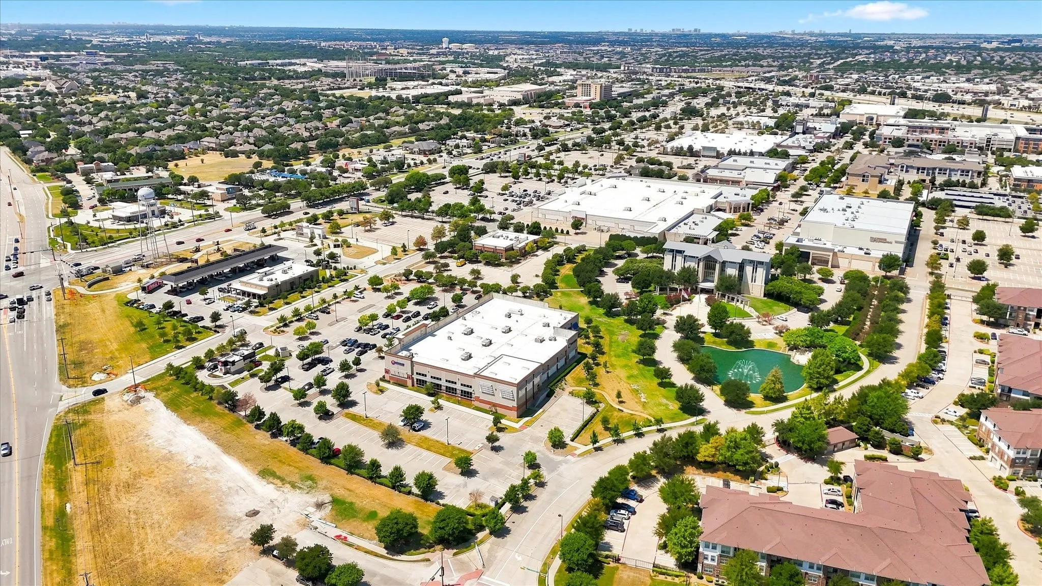 Enjoy exceptional convenience with Fairview Town Center, Whole Foods, iPic Theater, and a variety of restaurants and medical facilities just minutes away. Everything you need for dining, shopping, entertainment, and everyday essentials is close to home