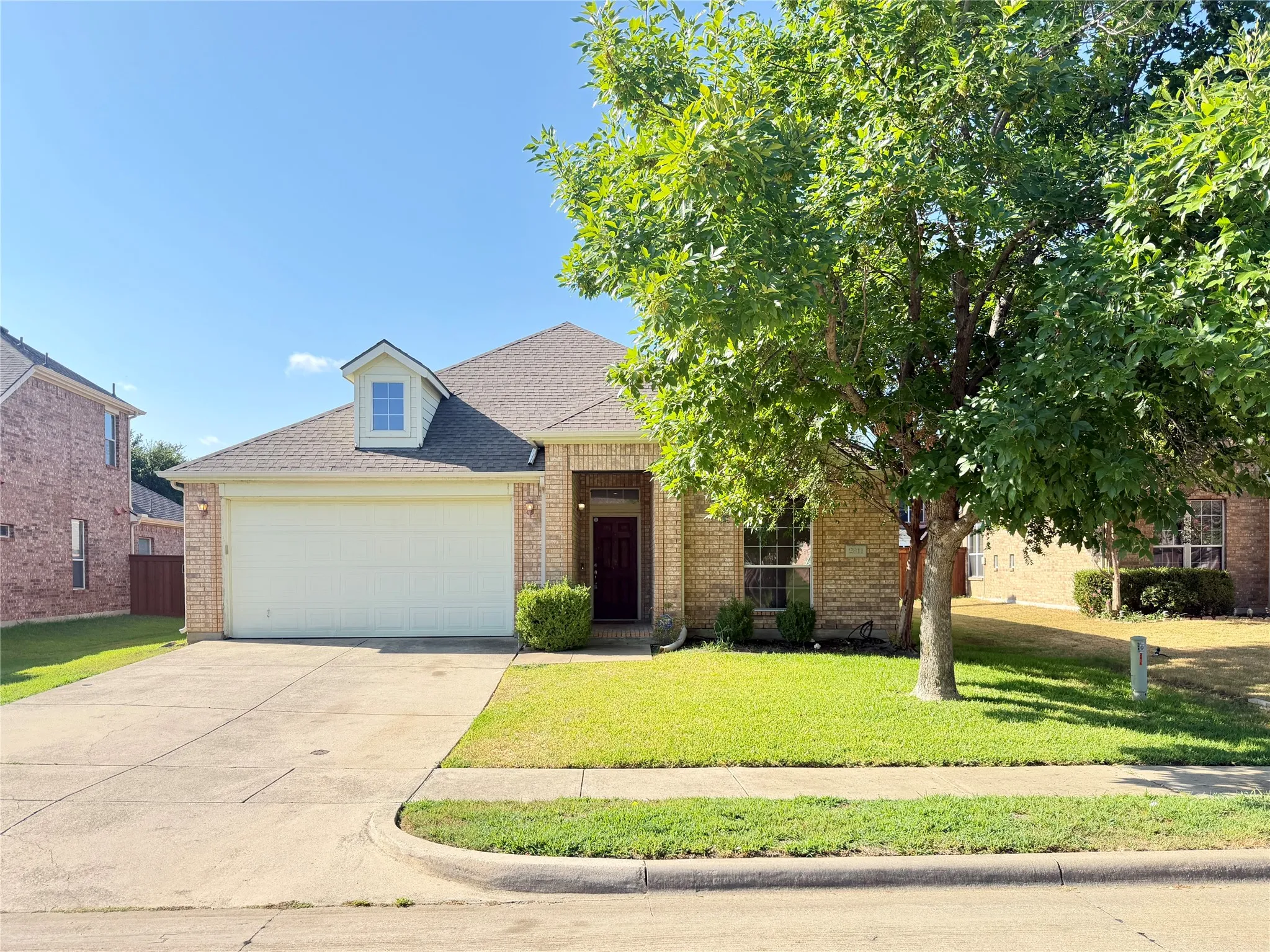 Single Family Residence For Rent in Tarrant County , 2811 Barco, Grand Prairie, Texas 75054, 3 Bedroom, 2 Bathroom, 2 Garage spaces, 2,089 Sqft, built in 2006, mls#21358901, Real Estate Agent in Grand Prairie, Homes For Rent in Tarrant county, Homes For Rent in Grand Prairie, Realtor in Grand Prairie Texas, Real Estate Brokerage Independent Realty Texas, Luminita Cordes Realtor
