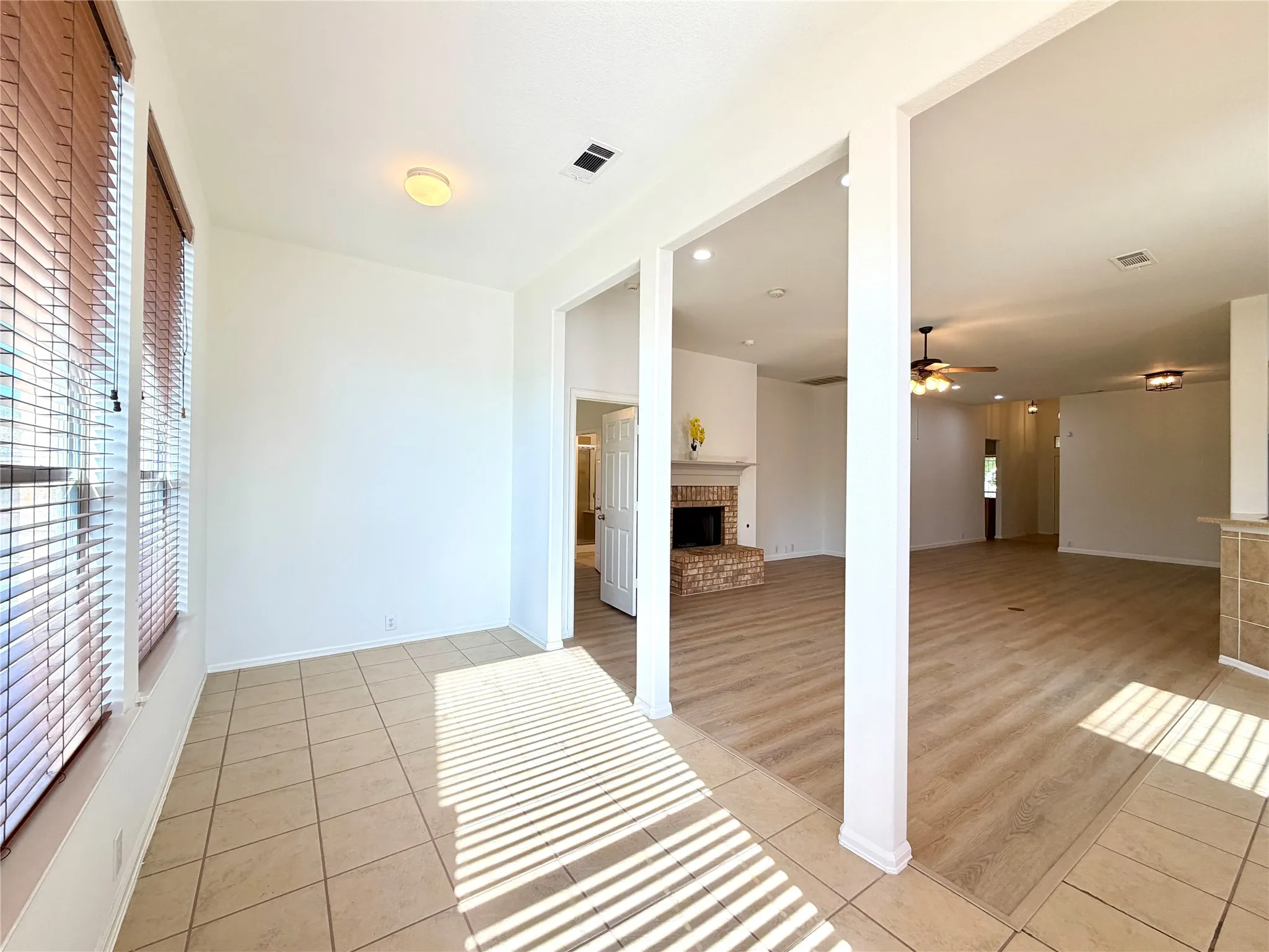 Single Family Residence For Rent in Tarrant County , 2811 Barco, Grand Prairie, Texas 75054, 3 Bedroom, 2 Bathroom, 2 Garage spaces, 2,089 Sqft, built in 2006, mls#21358901, Real Estate Agent in Grand Prairie, Homes For Rent in Tarrant county, Homes For Rent in Grand Prairie, Realtor in Grand Prairie Texas, Real Estate Brokerage Independent Realty Texas, Luminita Cordes Realtor