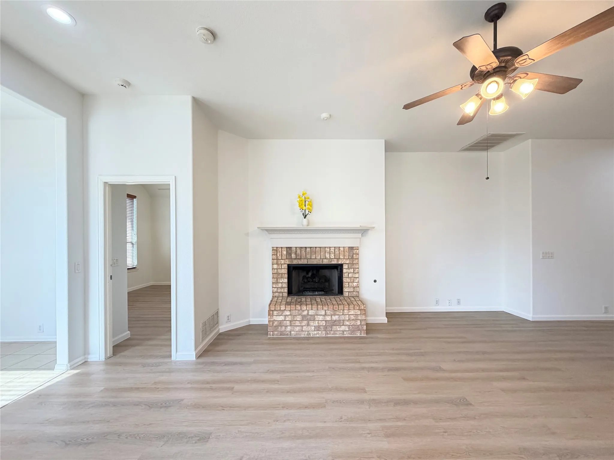 Single Family Residence For Rent in Tarrant County , 2811 Barco, Grand Prairie, Texas 75054, 3 Bedroom, 2 Bathroom, 2 Garage spaces, 2,089 Sqft, built in 2006, mls#21358901, Real Estate Agent in Grand Prairie, Homes For Rent in Tarrant county, Homes For Rent in Grand Prairie, Realtor in Grand Prairie Texas, Real Estate Brokerage Independent Realty Texas, Luminita Cordes Realtor