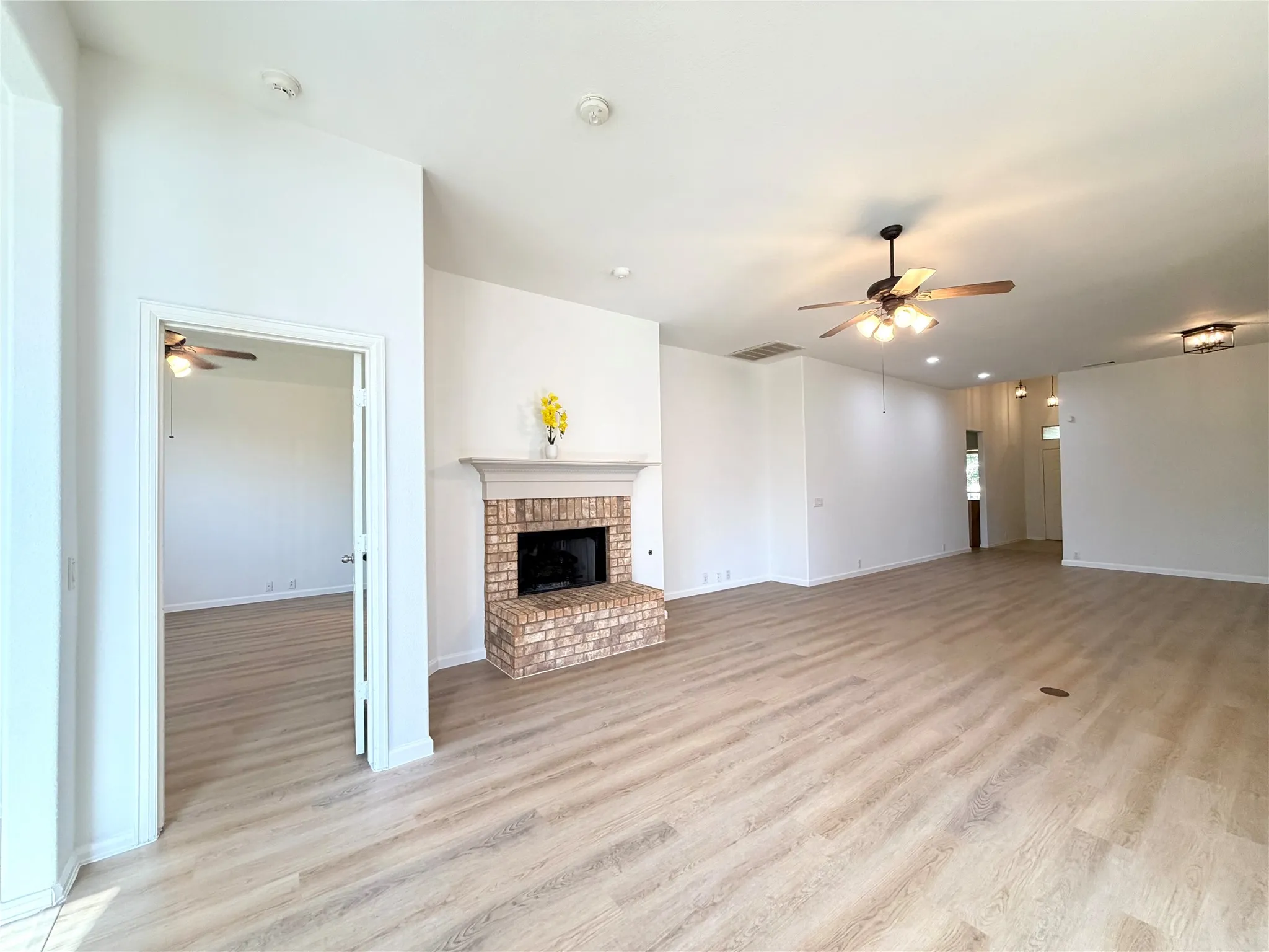 Single Family Residence For Rent in Tarrant County , 2811 Barco, Grand Prairie, Texas 75054, 3 Bedroom, 2 Bathroom, 2 Garage spaces, 2,089 Sqft, built in 2006, mls#21358901, Real Estate Agent in Grand Prairie, Homes For Rent in Tarrant county, Homes For Rent in Grand Prairie, Realtor in Grand Prairie Texas, Real Estate Brokerage Independent Realty Texas, Luminita Cordes Realtor