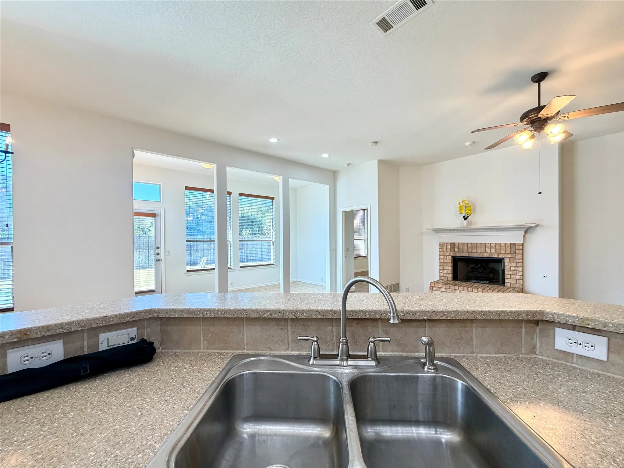 Single Family Residence For Rent in Tarrant County , 2811 Barco, Grand Prairie, Texas 75054, 3 Bedroom, 2 Bathroom, 2 Garage spaces, 2,089 Sqft, built in 2006, mls#21358901, Real Estate Agent in Grand Prairie, Homes For Rent in Tarrant county, Homes For Rent in Grand Prairie, Realtor in Grand Prairie Texas, Real Estate Brokerage Independent Realty Texas, Luminita Cordes Realtor
