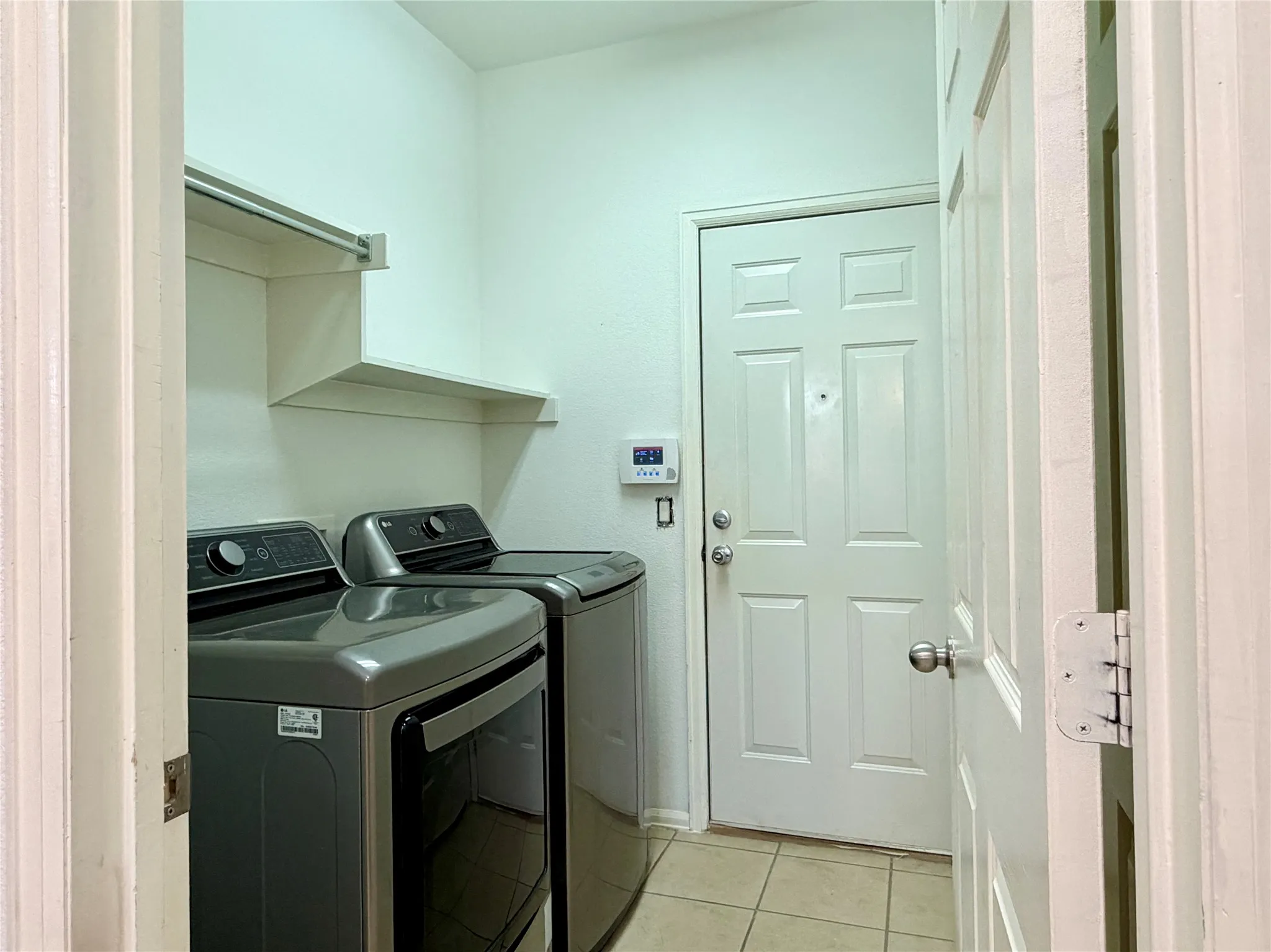 Single Family Residence For Rent in Tarrant County , 2811 Barco, Grand Prairie, Texas 75054, 3 Bedroom, 2 Bathroom, 2 Garage spaces, 2,089 Sqft, built in 2006, mls#21358901, Real Estate Agent in Grand Prairie, Homes For Rent in Tarrant county, Homes For Rent in Grand Prairie, Realtor in Grand Prairie Texas, Real Estate Brokerage Independent Realty Texas, Luminita Cordes Realtor