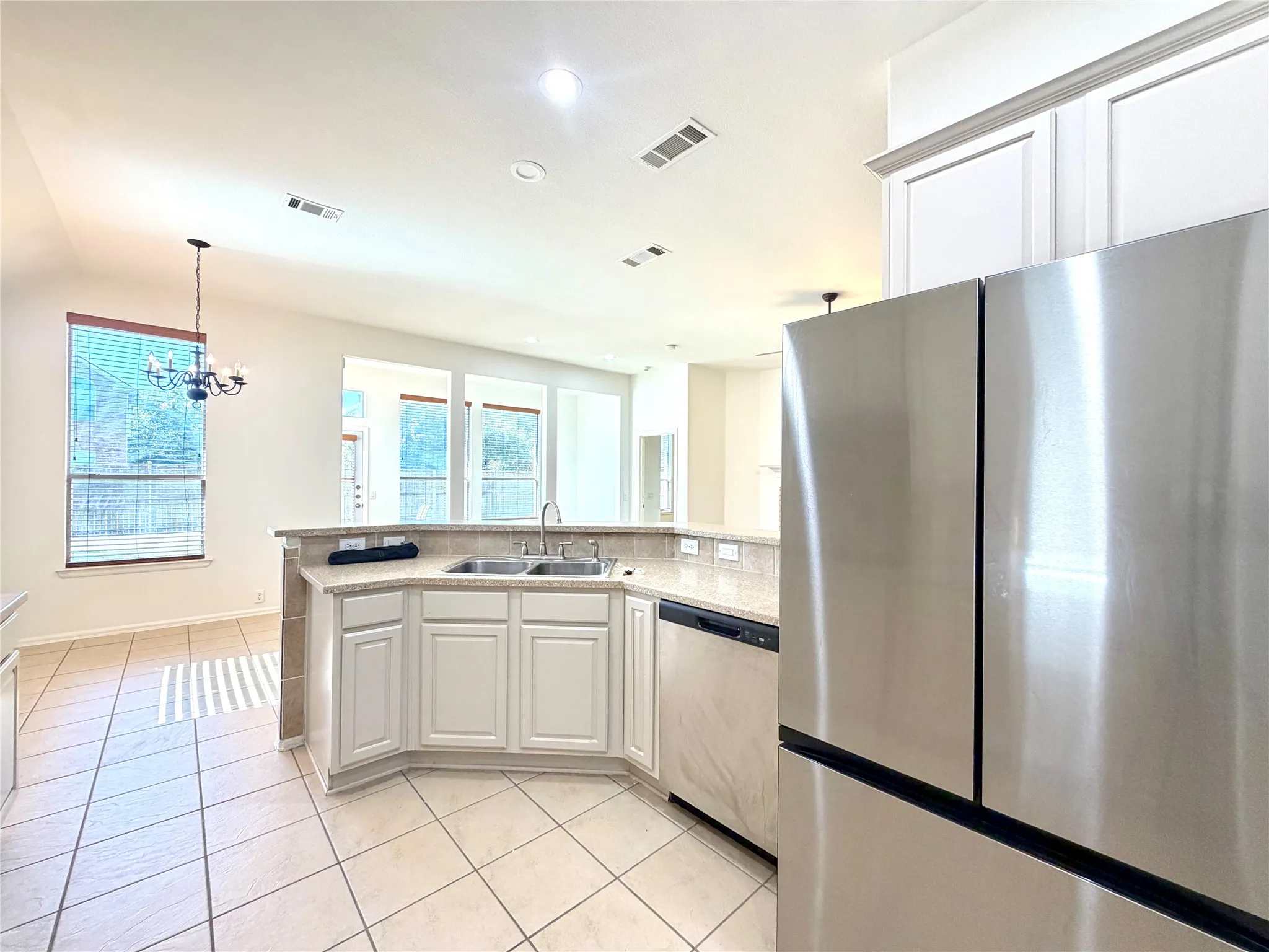 Single Family Residence For Rent in Tarrant County , 2811 Barco, Grand Prairie, Texas 75054, 3 Bedroom, 2 Bathroom, 2 Garage spaces, 2,089 Sqft, built in 2006, mls#21358901, Real Estate Agent in Grand Prairie, Homes For Rent in Tarrant county, Homes For Rent in Grand Prairie, Realtor in Grand Prairie Texas, Real Estate Brokerage Independent Realty Texas, Luminita Cordes Realtor