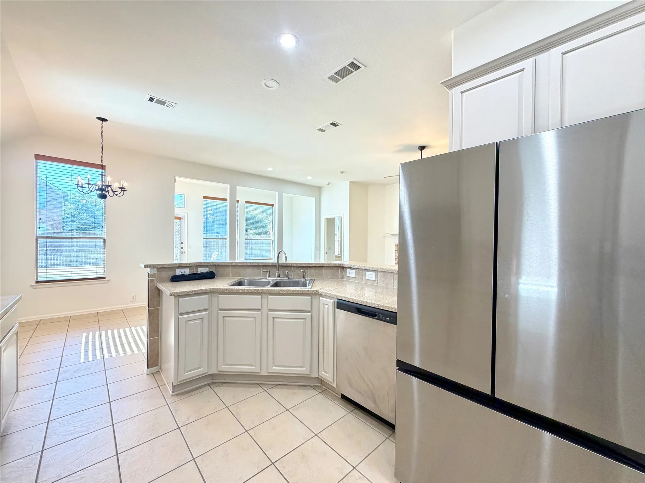 Single Family Residence For Rent in Tarrant County , 2811 Barco, Grand Prairie, Texas 75054, 3 Bedroom, 2 Bathroom, 2 Garage spaces, 2,089 Sqft, built in 2006, mls#21358901, Real Estate Agent in Grand Prairie, Homes For Rent in Tarrant county, Homes For Rent in Grand Prairie, Realtor in Grand Prairie Texas, Real Estate Brokerage Independent Realty Texas, Luminita Cordes Realtor