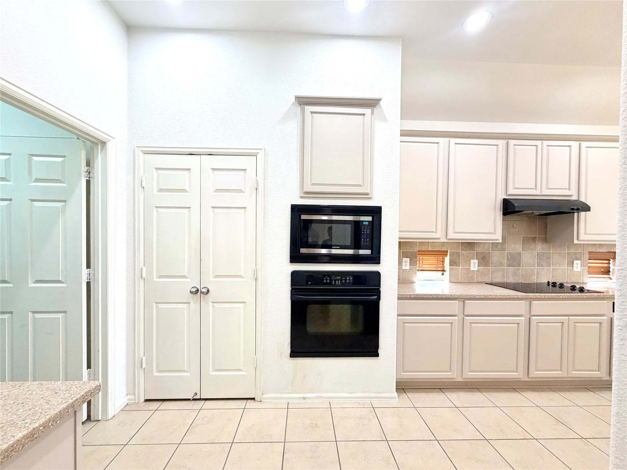 Single Family Residence For Rent in Tarrant County , 2811 Barco, Grand Prairie, Texas 75054, 3 Bedroom, 2 Bathroom, 2 Garage spaces, 2,089 Sqft, built in 2006, mls#21358901, Real Estate Agent in Grand Prairie, Homes For Rent in Tarrant county, Homes For Rent in Grand Prairie, Realtor in Grand Prairie Texas, Real Estate Brokerage Independent Realty Texas, Luminita Cordes Realtor