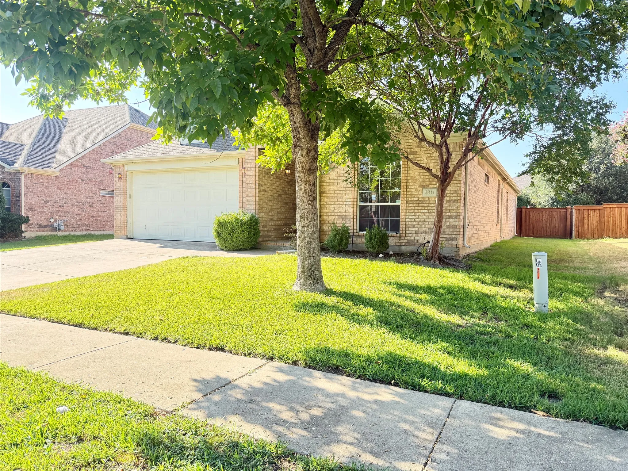 Single Family Residence For Rent in Tarrant County , 2811 Barco, Grand Prairie, Texas 75054, 3 Bedroom, 2 Bathroom, 2 Garage spaces, 2,089 Sqft, built in 2006, mls#21358901, Real Estate Agent in Grand Prairie, Homes For Rent in Tarrant county, Homes For Rent in Grand Prairie, Realtor in Grand Prairie Texas, Real Estate Brokerage Independent Realty Texas, Luminita Cordes Realtor