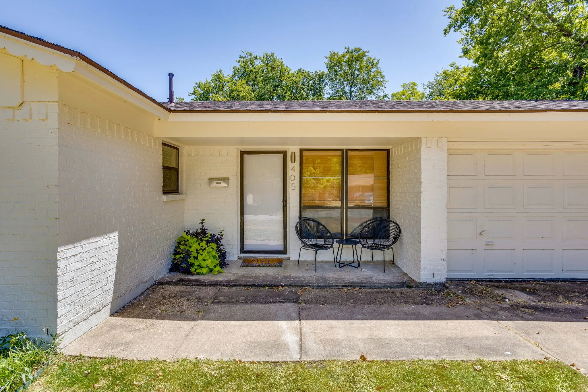 Single Family Residence For Sale in Johnson County , 405 Lena Lane, Burleson, Texas 76028, 3 Bedroom, 2 Bathroom, 2 Garage spaces, 1,340 Sqft, built in 1962, mls#21358441, Real Estate Agent in Burleson, Homes For Sale in Johnson county, Homes For Sale in Burleson, Realtor in Burleson Texas, Real Estate Brokerage Independent Realty Texas, Luminita Cordes Realtor