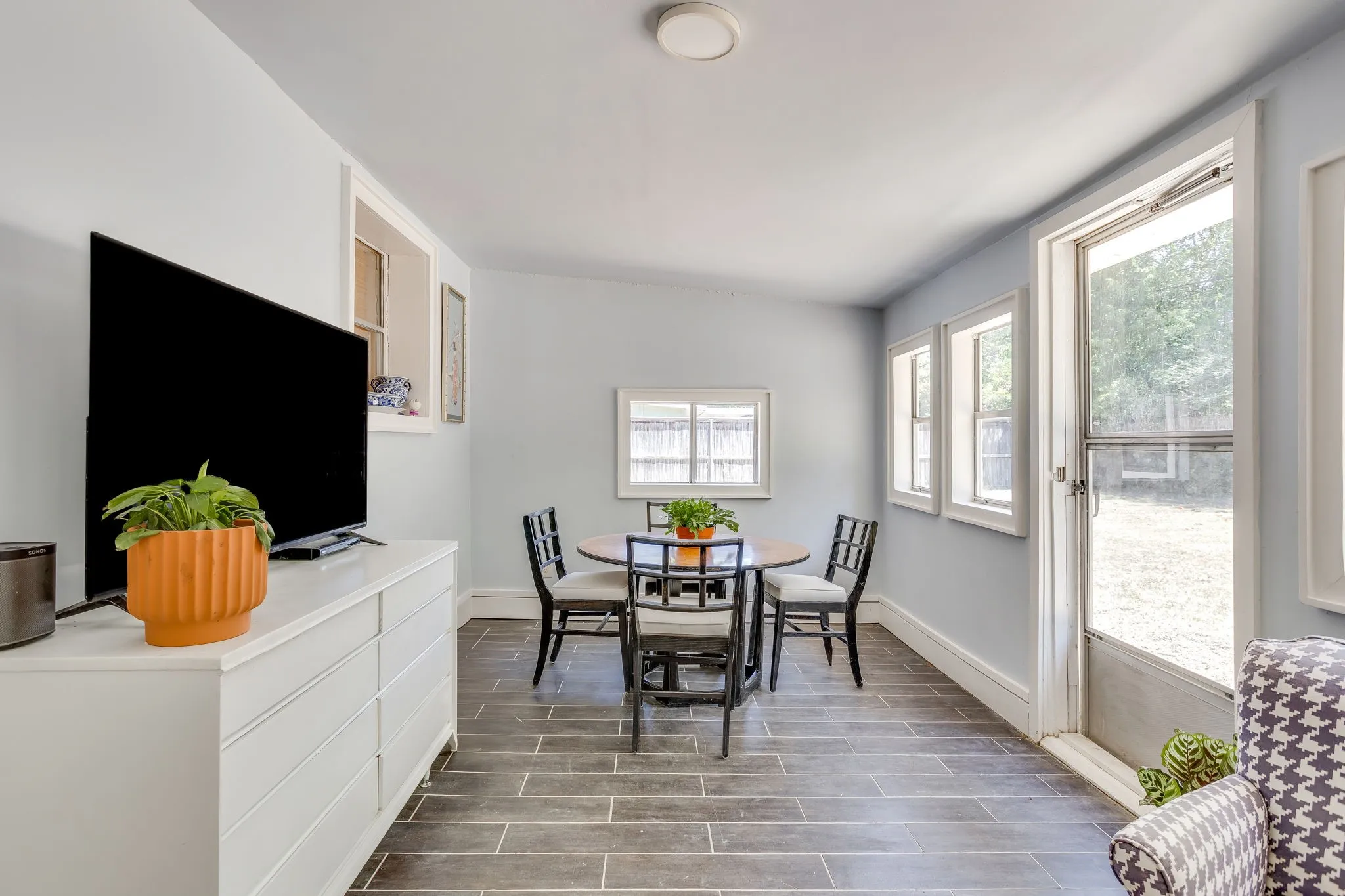 Single Family Residence For Sale in Johnson County , 405 Lena Lane, Burleson, Texas 76028, 3 Bedroom, 2 Bathroom, 2 Garage spaces, 1,340 Sqft, built in 1962, mls#21358441, Real Estate Agent in Burleson, Homes For Sale in Johnson county, Homes For Sale in Burleson, Realtor in Burleson Texas, Real Estate Brokerage Independent Realty Texas, Luminita Cordes Realtor