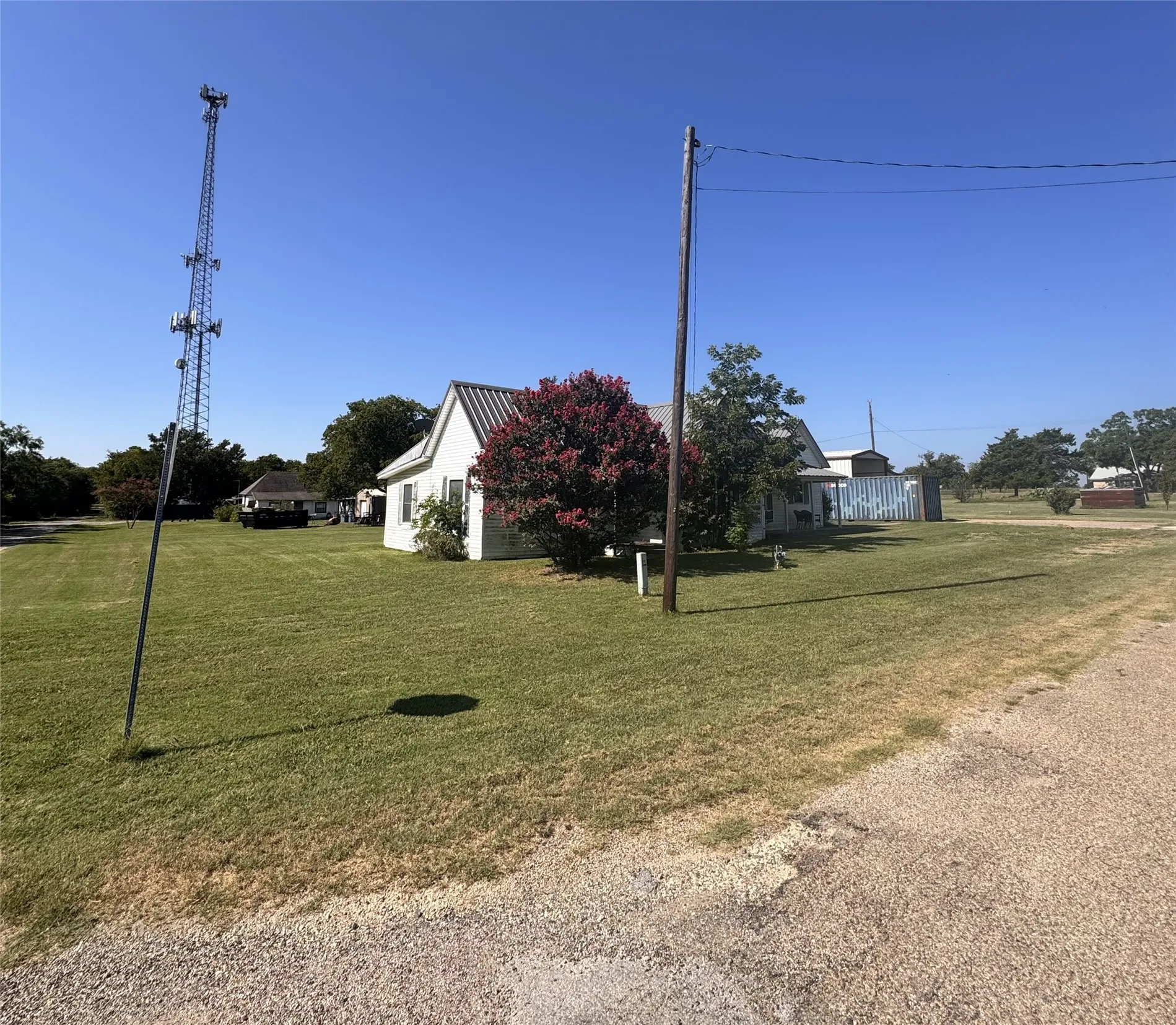 Business For Sale in Johnson County , 8208 Pearl Street, Lillian, Texas 76061, 0, 0, Garage spaces, 1,608 Sqft, built in 1960, mls#21357698, Real Estate Agent in Lillian, Homes For Sale in Johnson county, Homes For Sale in Lillian, Realtor in Lillian Texas, Real Estate Brokerage Independent Realty Texas, Luminita Cordes Realtor