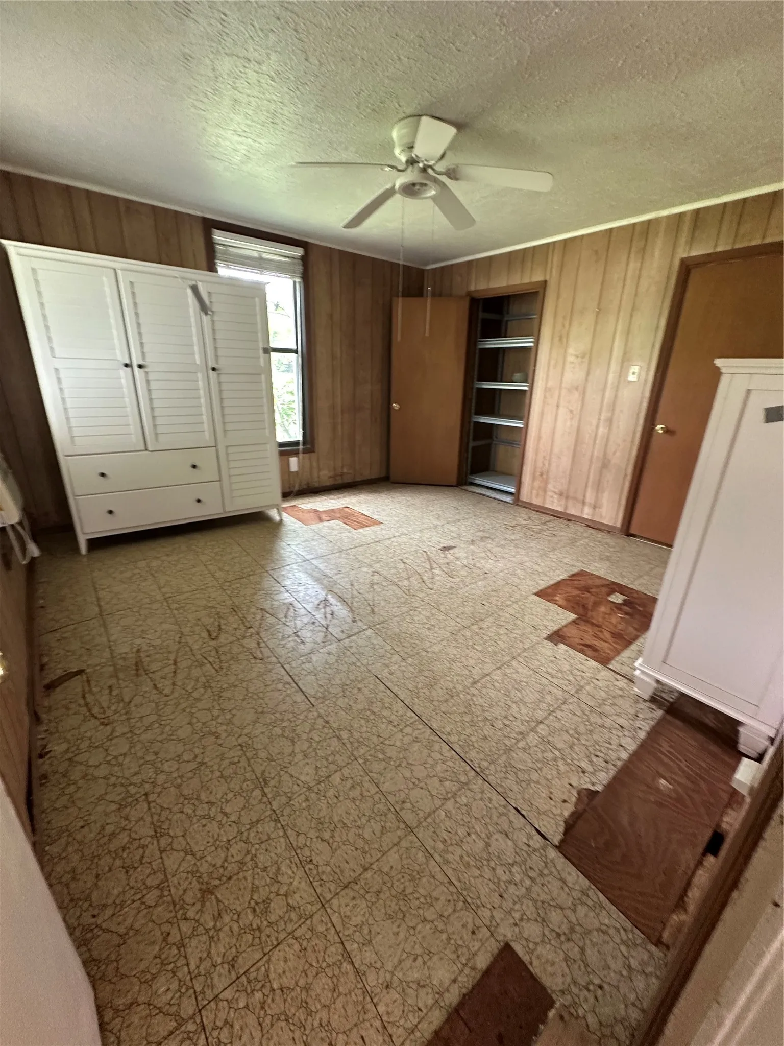 Business For Sale in Johnson County , 8208 Pearl Street, Lillian, Texas 76061, 0, 0, Garage spaces, 1,608 Sqft, built in 1960, mls#21357698, Real Estate Agent in Lillian, Homes For Sale in Johnson county, Homes For Sale in Lillian, Realtor in Lillian Texas, Real Estate Brokerage Independent Realty Texas, Luminita Cordes Realtor