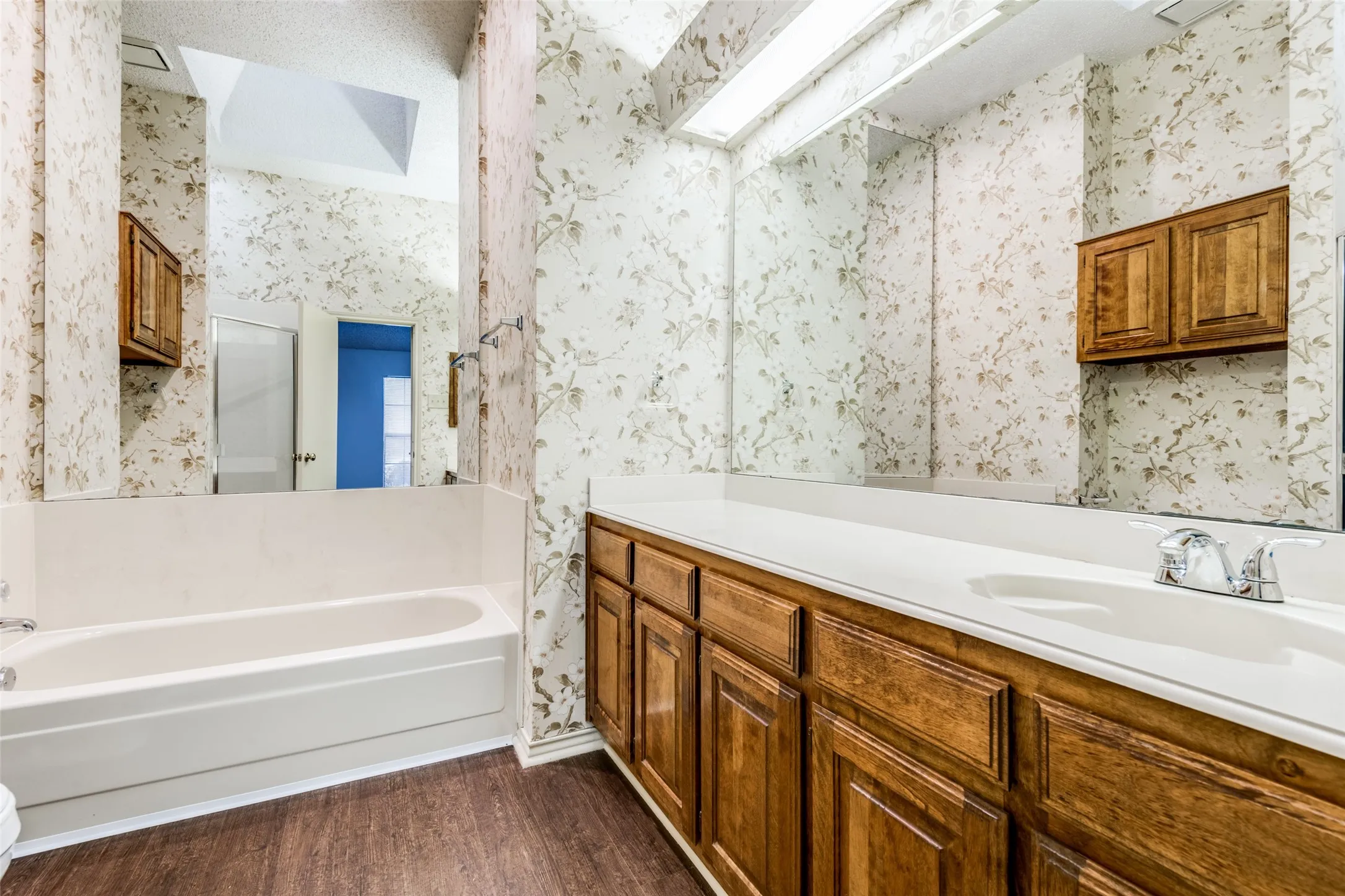 Duplex For Rent in Collin County , 2108 Promontory Point, Plano, Texas 75075, 3 Bedroom, 2 Bathroom, 2 Garage spaces, 1,348 Sqft, built in 1983, Price $2,195, mls#21351075, Real Estate Agent in Plano, Homes For Rent in Collin county, Homes For Rent in Plano, Realtor in Plano Texas, Real Estate Brokerage Independent Realty Texas, Luminita Cordes Realtor
