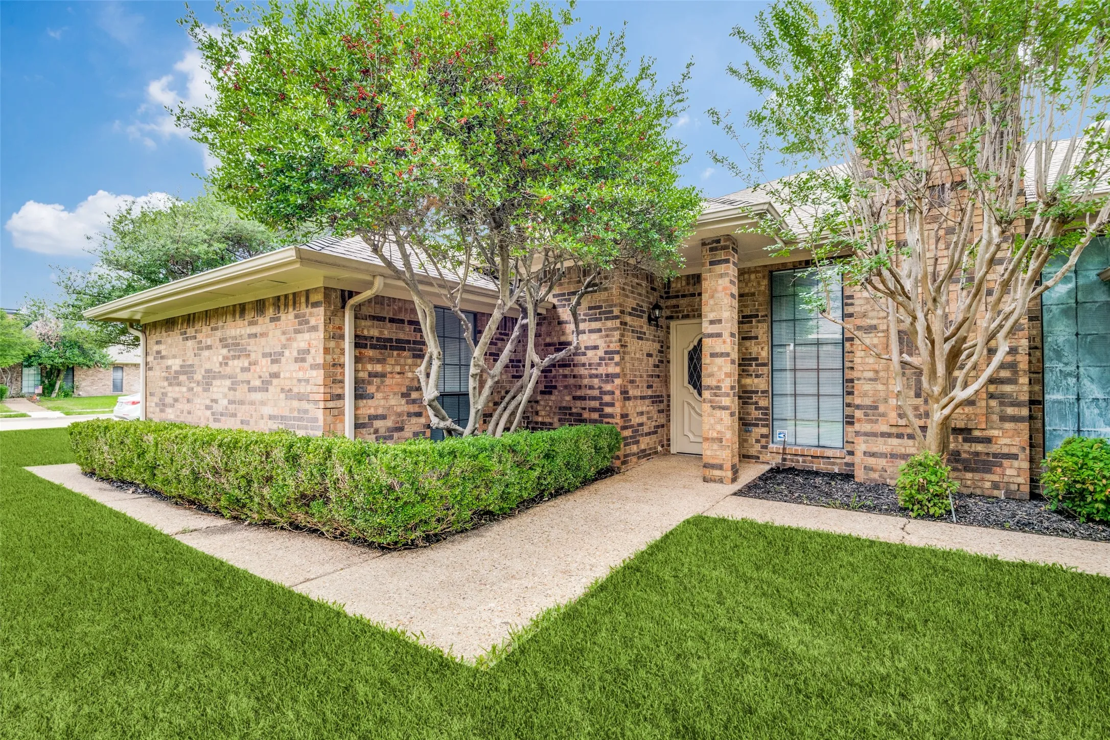 Duplex For Rent in Collin County , 2108 Promontory Point, Plano, Texas 75075, 3 Bedroom, 2 Bathroom, 2 Garage spaces, 1,348 Sqft, built in 1983, Price $2,195, mls#21351075, Real Estate Agent in Plano, Homes For Rent in Collin county, Homes For Rent in Plano, Realtor in Plano Texas, Real Estate Brokerage Independent Realty Texas, Luminita Cordes Realtor