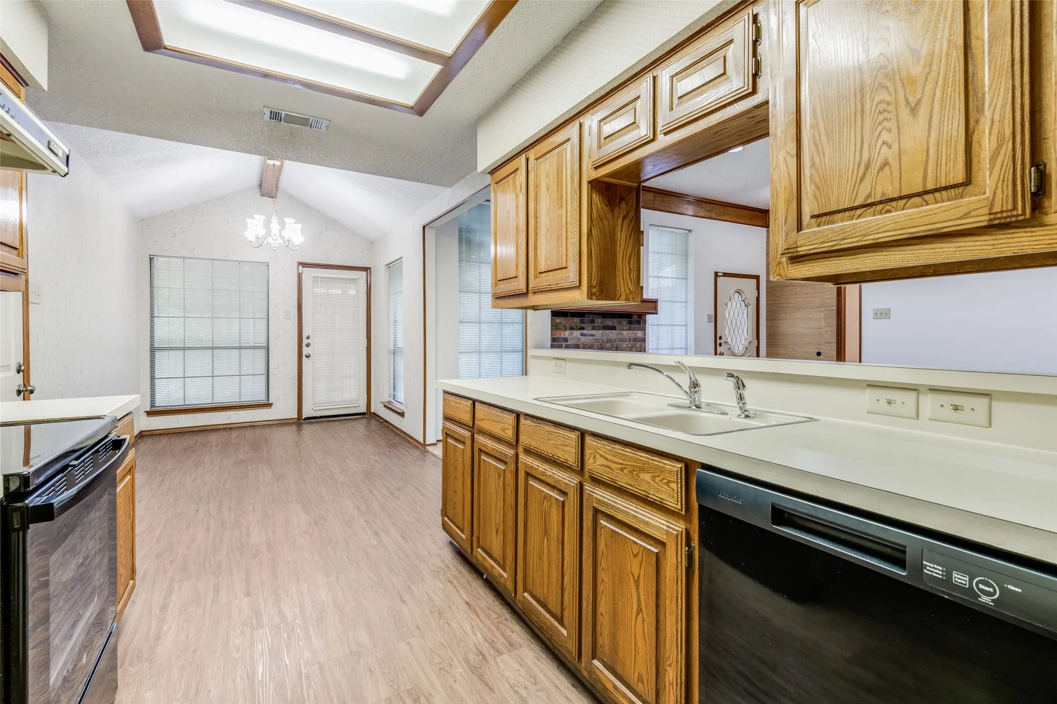 Duplex For Rent in Collin County , 2108 Promontory Point, Plano, Texas 75075, 3 Bedroom, 2 Bathroom, 2 Garage spaces, 1,348 Sqft, built in 1983, Price $2,195, mls#21351075, Real Estate Agent in Plano, Homes For Rent in Collin county, Homes For Rent in Plano, Realtor in Plano Texas, Real Estate Brokerage Independent Realty Texas, Luminita Cordes Realtor