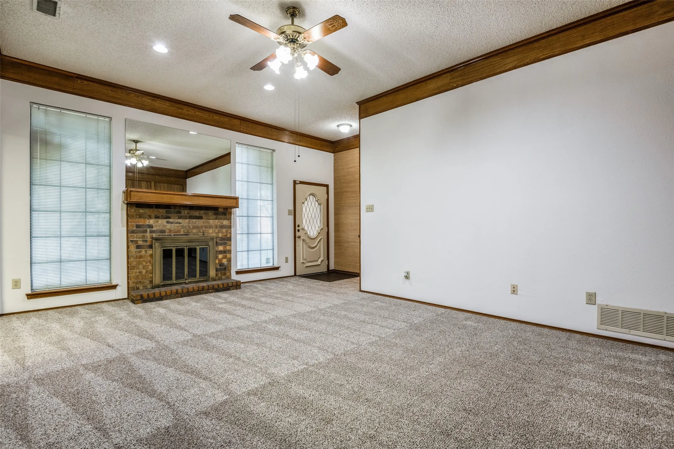 Duplex For Rent in Collin County , 2108 Promontory Point, Plano, Texas 75075, 3 Bedroom, 2 Bathroom, 2 Garage spaces, 1,348 Sqft, built in 1983, Price $2,195, mls#21351075, Real Estate Agent in Plano, Homes For Rent in Collin county, Homes For Rent in Plano, Realtor in Plano Texas, Real Estate Brokerage Independent Realty Texas, Luminita Cordes Realtor