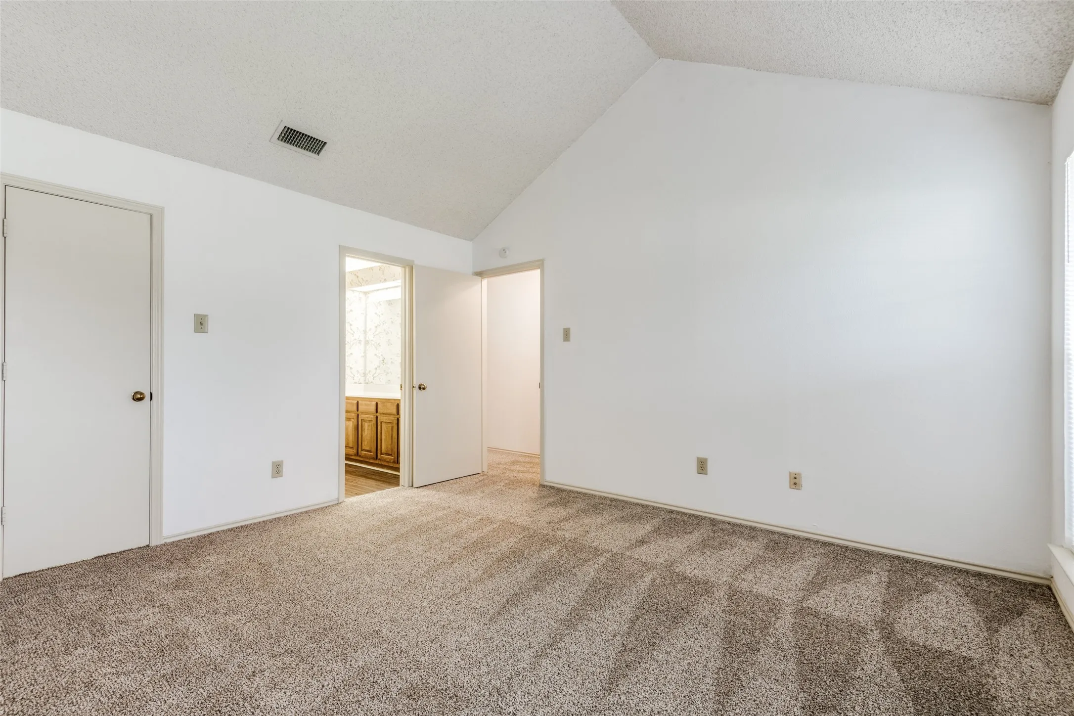 Duplex For Rent in Collin County , 2108 Promontory Point, Plano, Texas 75075, 3 Bedroom, 2 Bathroom, 2 Garage spaces, 1,348 Sqft, built in 1983, Price $2,195, mls#21351075, Real Estate Agent in Plano, Homes For Rent in Collin county, Homes For Rent in Plano, Realtor in Plano Texas, Real Estate Brokerage Independent Realty Texas, Luminita Cordes Realtor