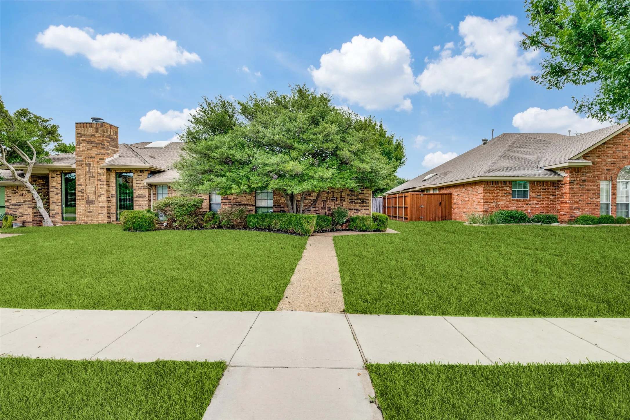 Duplex For Rent in Collin County , 2108 Promontory Point, Plano, Texas 75075, 3 Bedroom, 2 Bathroom, 2 Garage spaces, 1,348 Sqft, built in 1983, Price $2,195, mls#21351075, Real Estate Agent in Plano, Homes For Rent in Collin county, Homes For Rent in Plano, Realtor in Plano Texas, Real Estate Brokerage Independent Realty Texas, Luminita Cordes Realtor