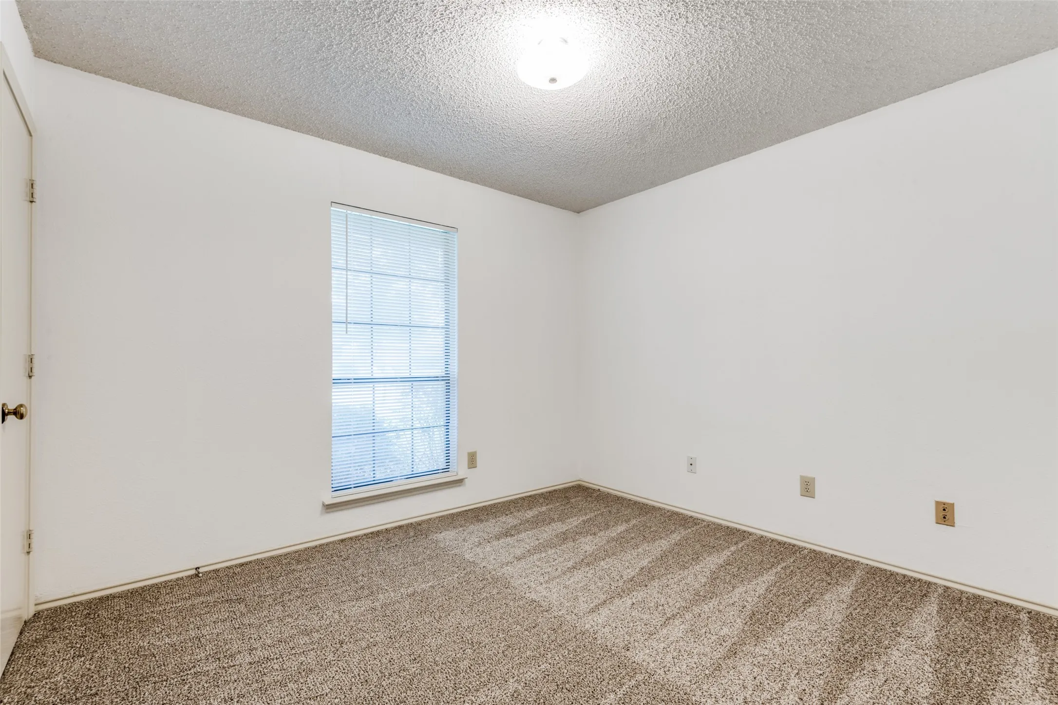 Duplex For Rent in Collin County , 2108 Promontory Point, Plano, Texas 75075, 3 Bedroom, 2 Bathroom, 2 Garage spaces, 1,348 Sqft, built in 1983, Price $2,195, mls#21351075, Real Estate Agent in Plano, Homes For Rent in Collin county, Homes For Rent in Plano, Realtor in Plano Texas, Real Estate Brokerage Independent Realty Texas, Luminita Cordes Realtor
