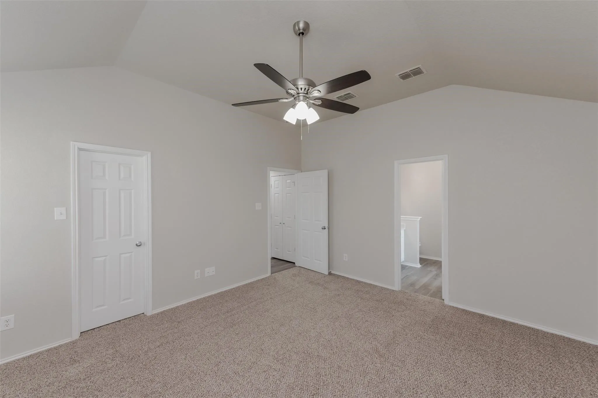 Single Family Residence For Rent in Tarrant County , 1232 Round Pen Run, Fort Worth, Texas 76052, 4 Bedroom, 2 Bathroom, 2 Garage spaces, 2,064 Sqft, built in 2006, mls#21356534, Real Estate Agent in Fort Worth, Homes For Rent in Tarrant county, Homes For Rent in Fort Worth, Realtor in Fort Worth Texas, Real Estate Brokerage Independent Realty Texas, Luminita Cordes Realtor