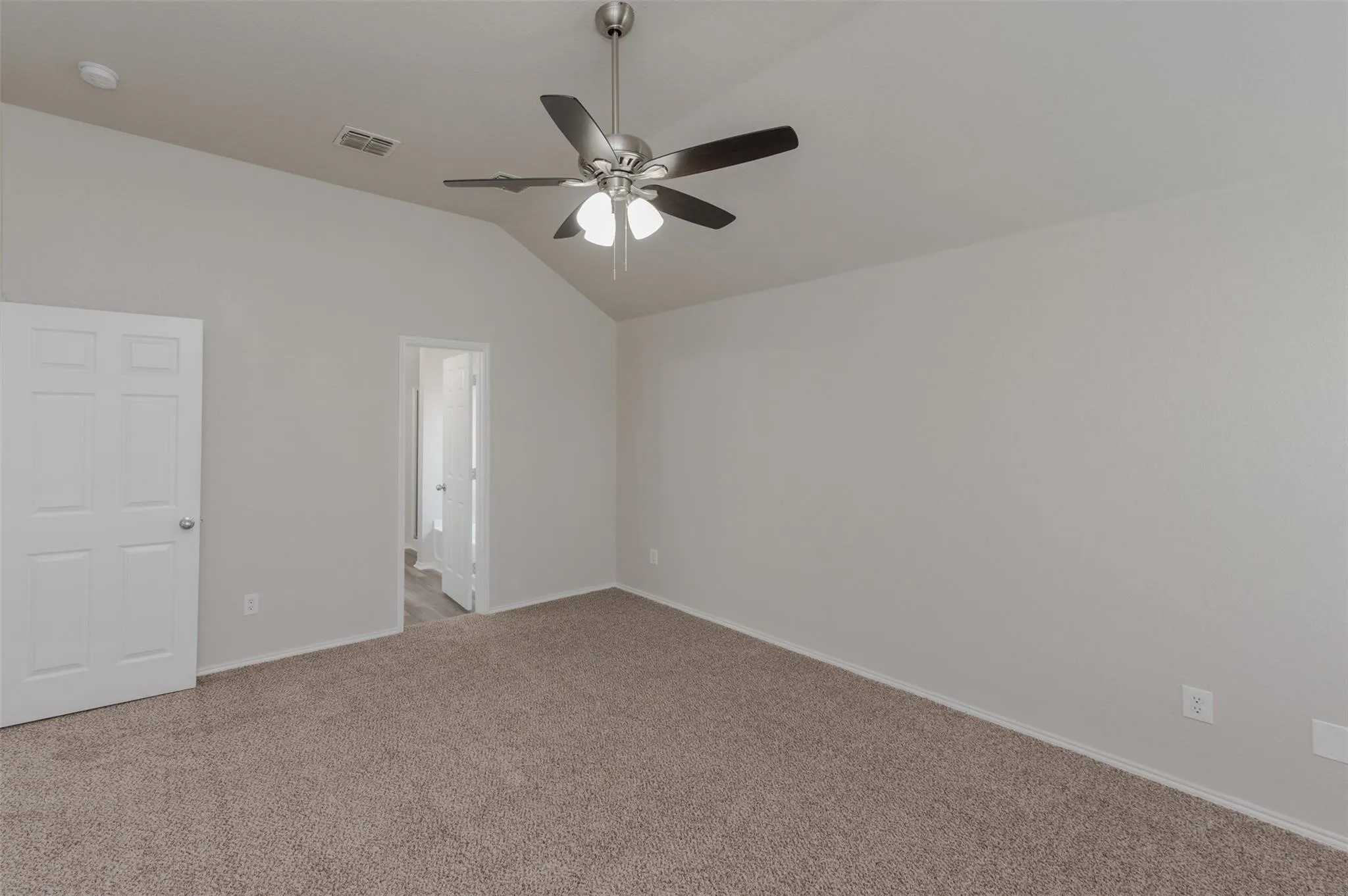 Single Family Residence For Rent in Tarrant County , 1232 Round Pen Run, Fort Worth, Texas 76052, 4 Bedroom, 2 Bathroom, 2 Garage spaces, 2,064 Sqft, built in 2006, mls#21356534, Real Estate Agent in Fort Worth, Homes For Rent in Tarrant county, Homes For Rent in Fort Worth, Realtor in Fort Worth Texas, Real Estate Brokerage Independent Realty Texas, Luminita Cordes Realtor