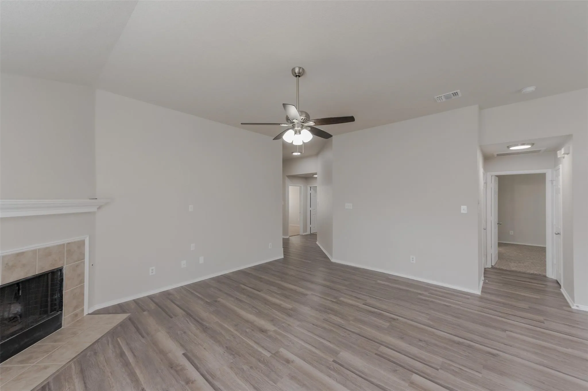 Single Family Residence For Rent in Tarrant County , 1232 Round Pen Run, Fort Worth, Texas 76052, 4 Bedroom, 2 Bathroom, 2 Garage spaces, 2,064 Sqft, built in 2006, mls#21356534, Real Estate Agent in Fort Worth, Homes For Rent in Tarrant county, Homes For Rent in Fort Worth, Realtor in Fort Worth Texas, Real Estate Brokerage Independent Realty Texas, Luminita Cordes Realtor