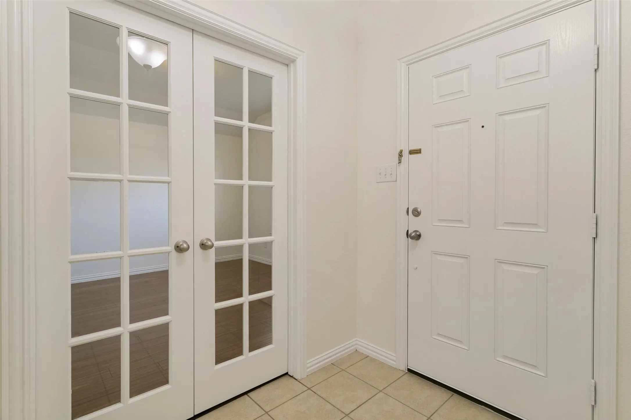 Single Family Residence For Sale in Denton County , 2213 Willow Creek Drive, Little Elm, Texas 75068, 3 Bedroom, 2 Bathroom, 2 Garage spaces, 1,825 Sqft, built in 2012, mls#21358976, Real Estate Agent in Little Elm, Homes For Sale in Denton county, Homes For Sale in Little Elm, Realtor in Little Elm Texas, Real Estate Brokerage Independent Realty Texas, Luminita Cordes Realtor